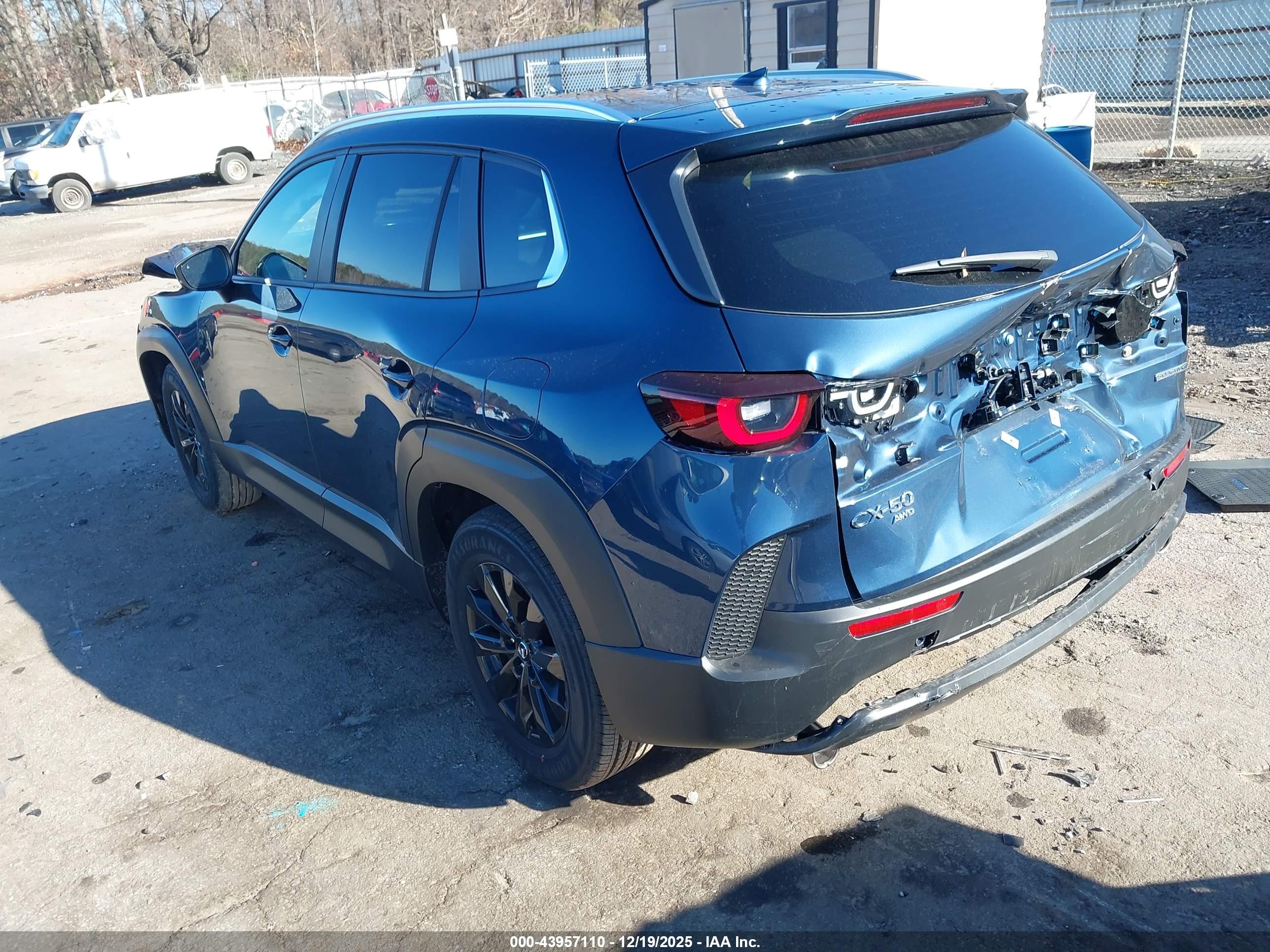 MAZDA CX-50 image 3