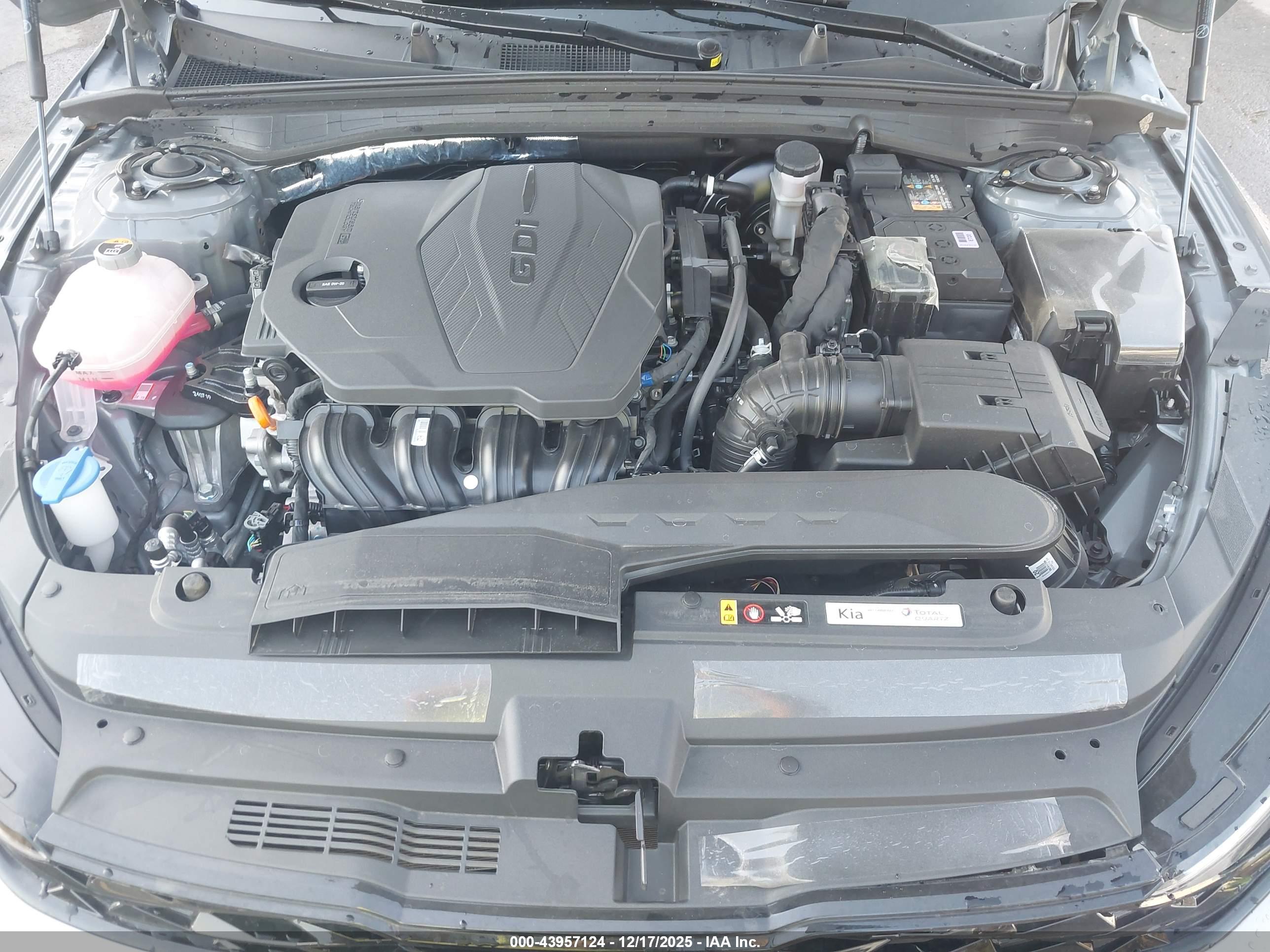 KIA K5 image 10