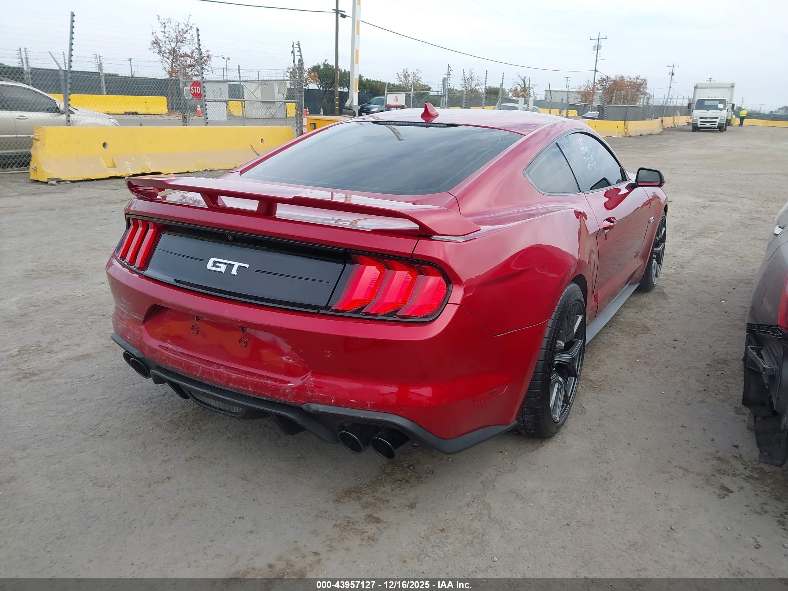 FORD MUSTANG image 4