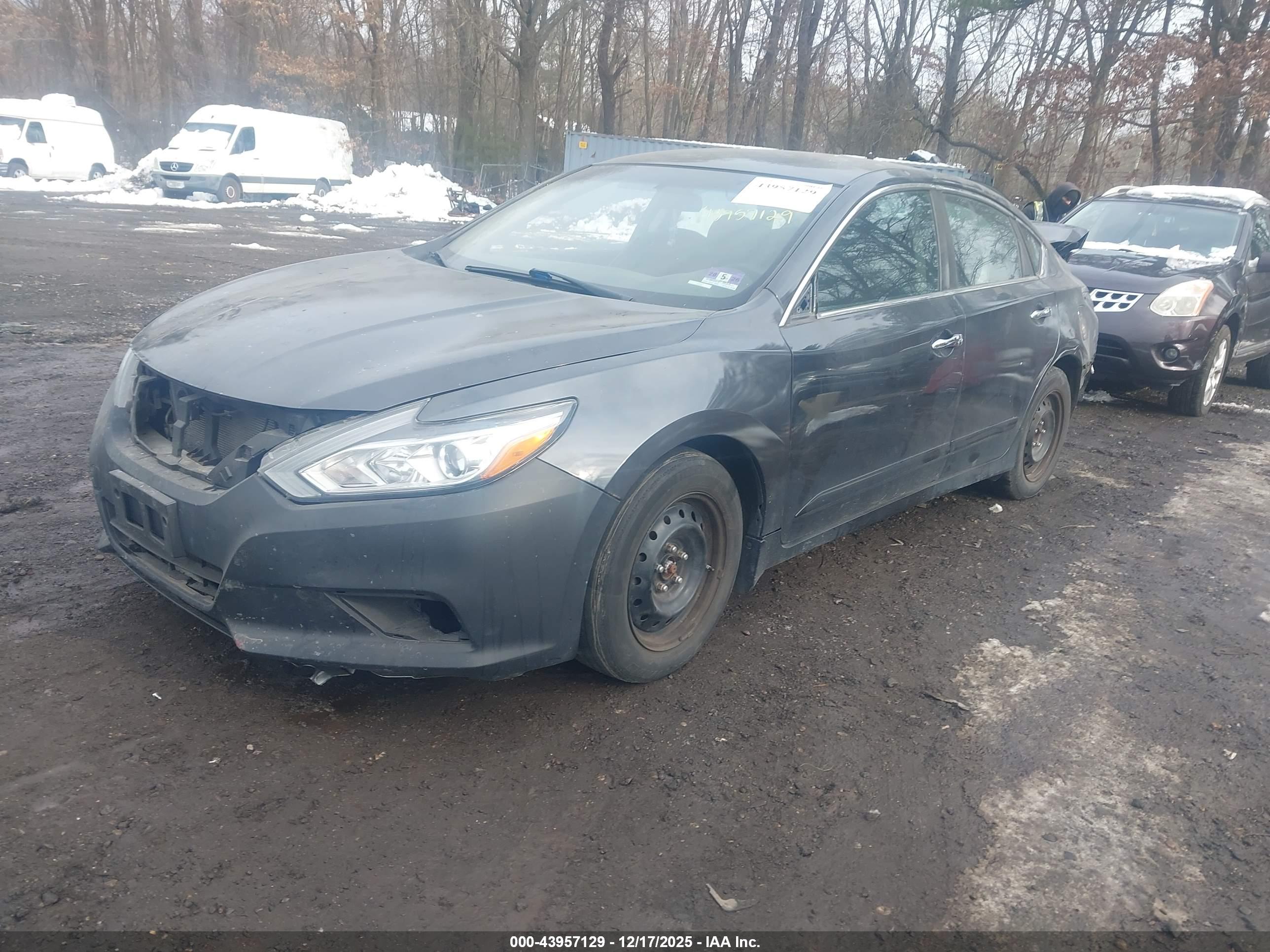 NISSAN ALTIMA image 2