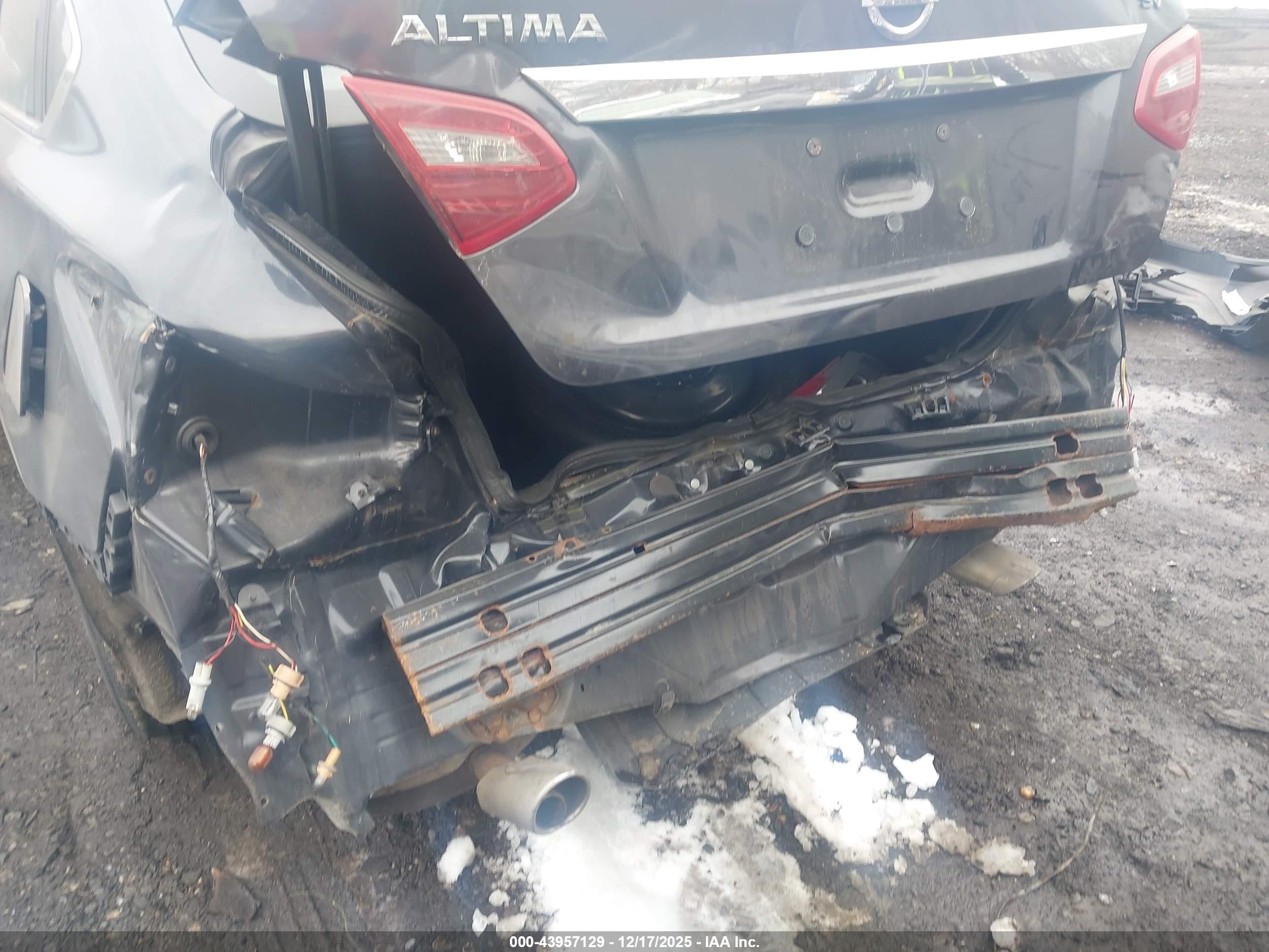 NISSAN ALTIMA image 6