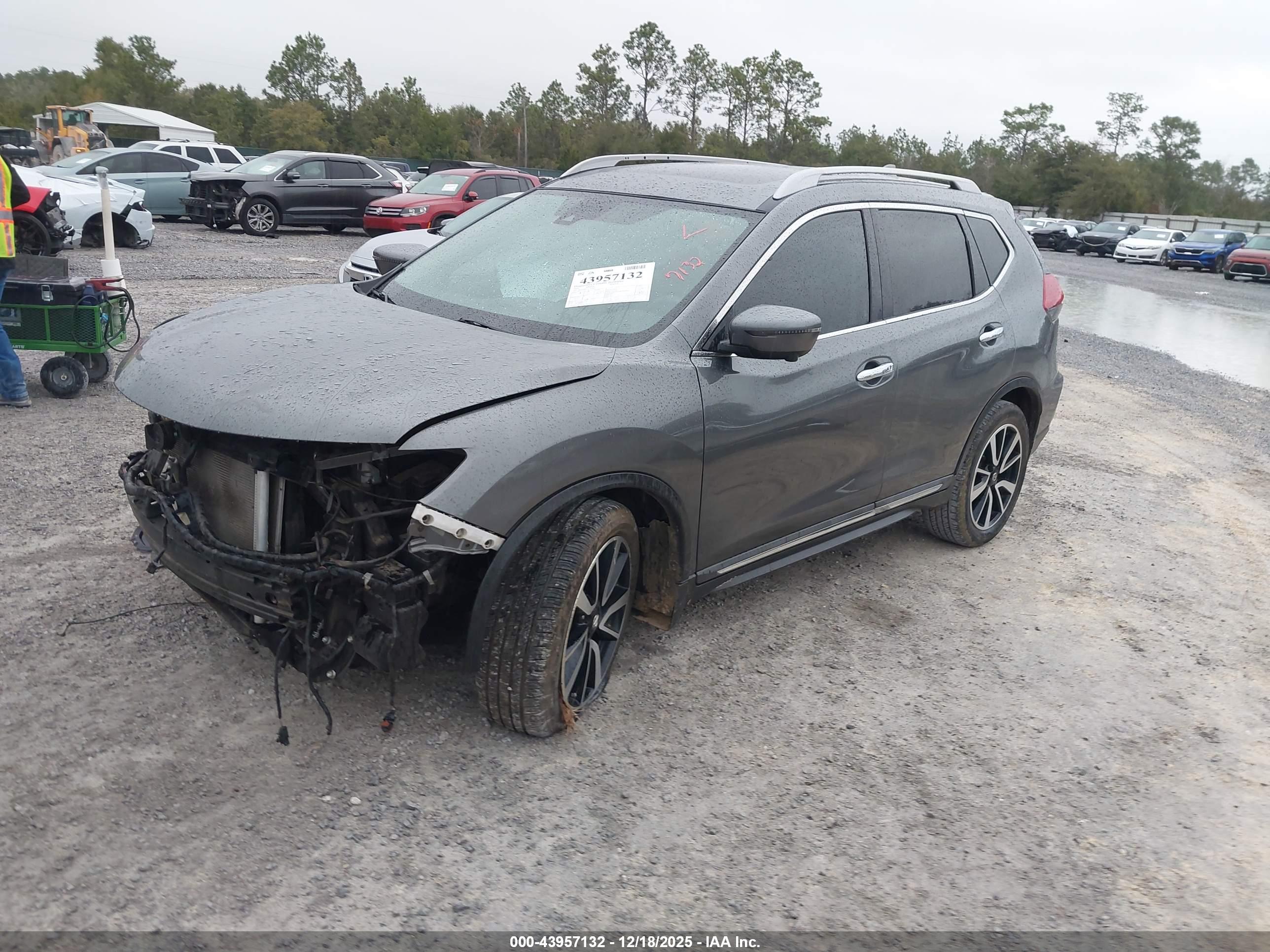 NISSAN ROGUE image 2