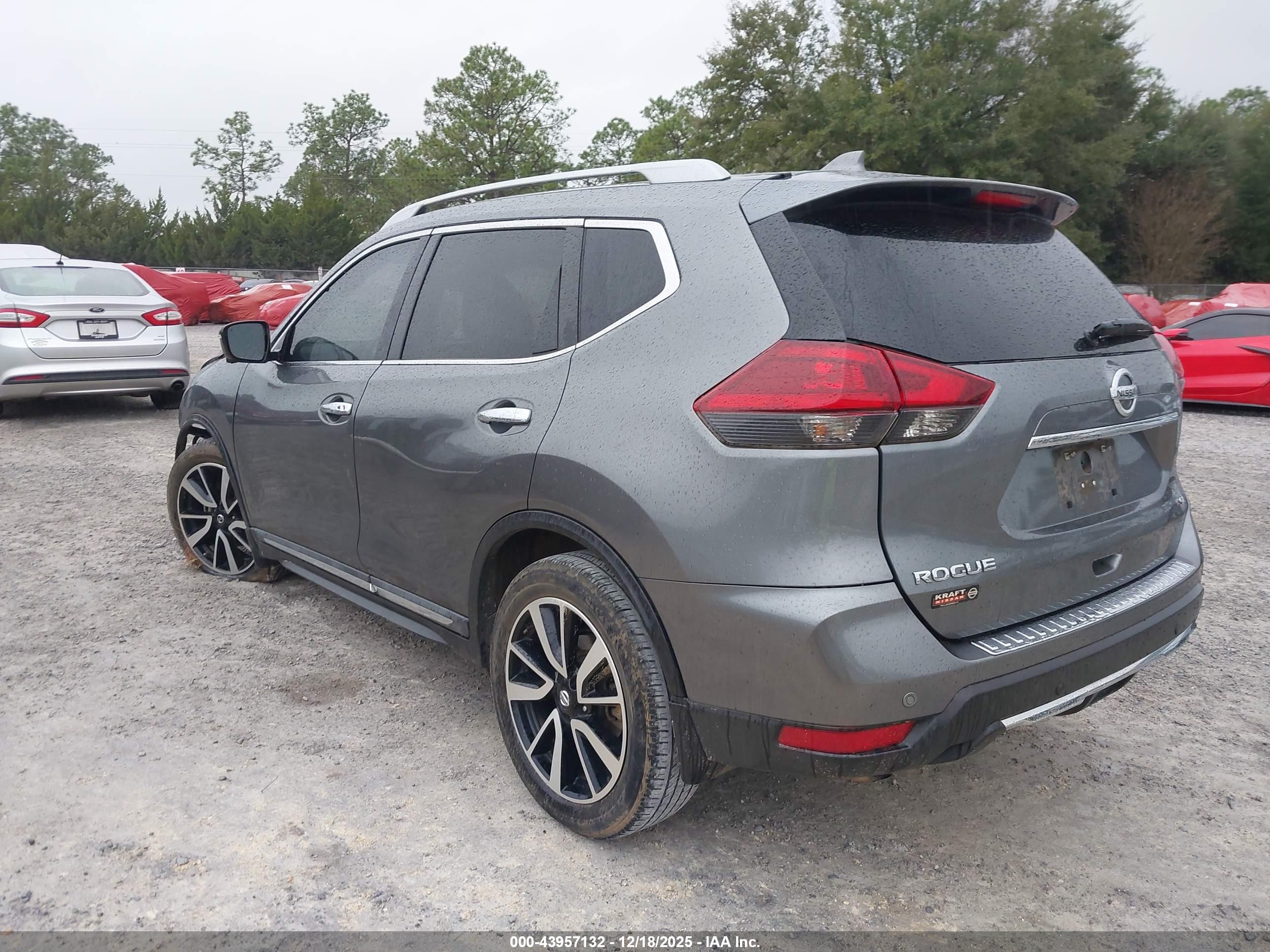 NISSAN ROGUE image 3
