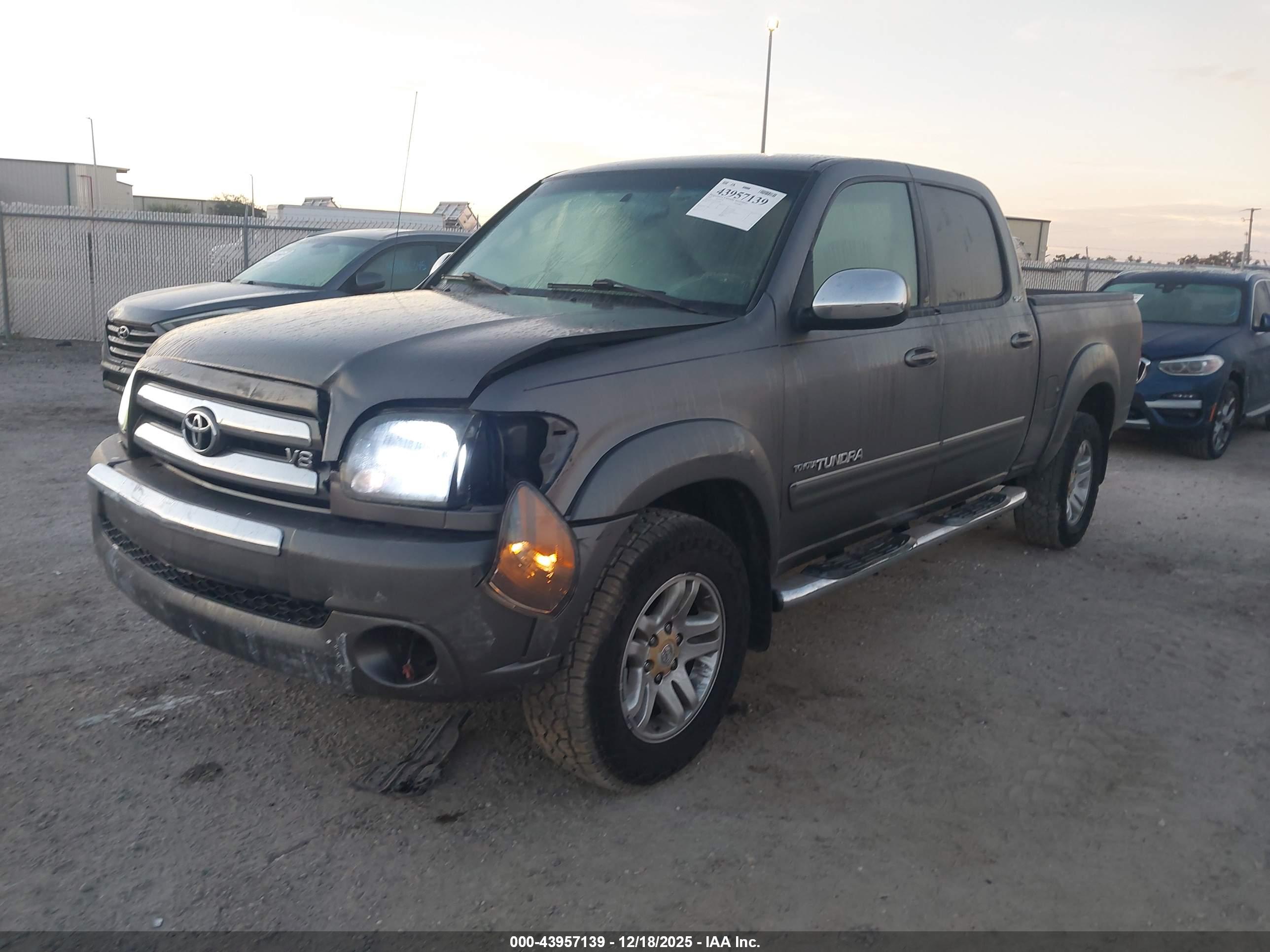 TOYOTA TUNDRA image 2