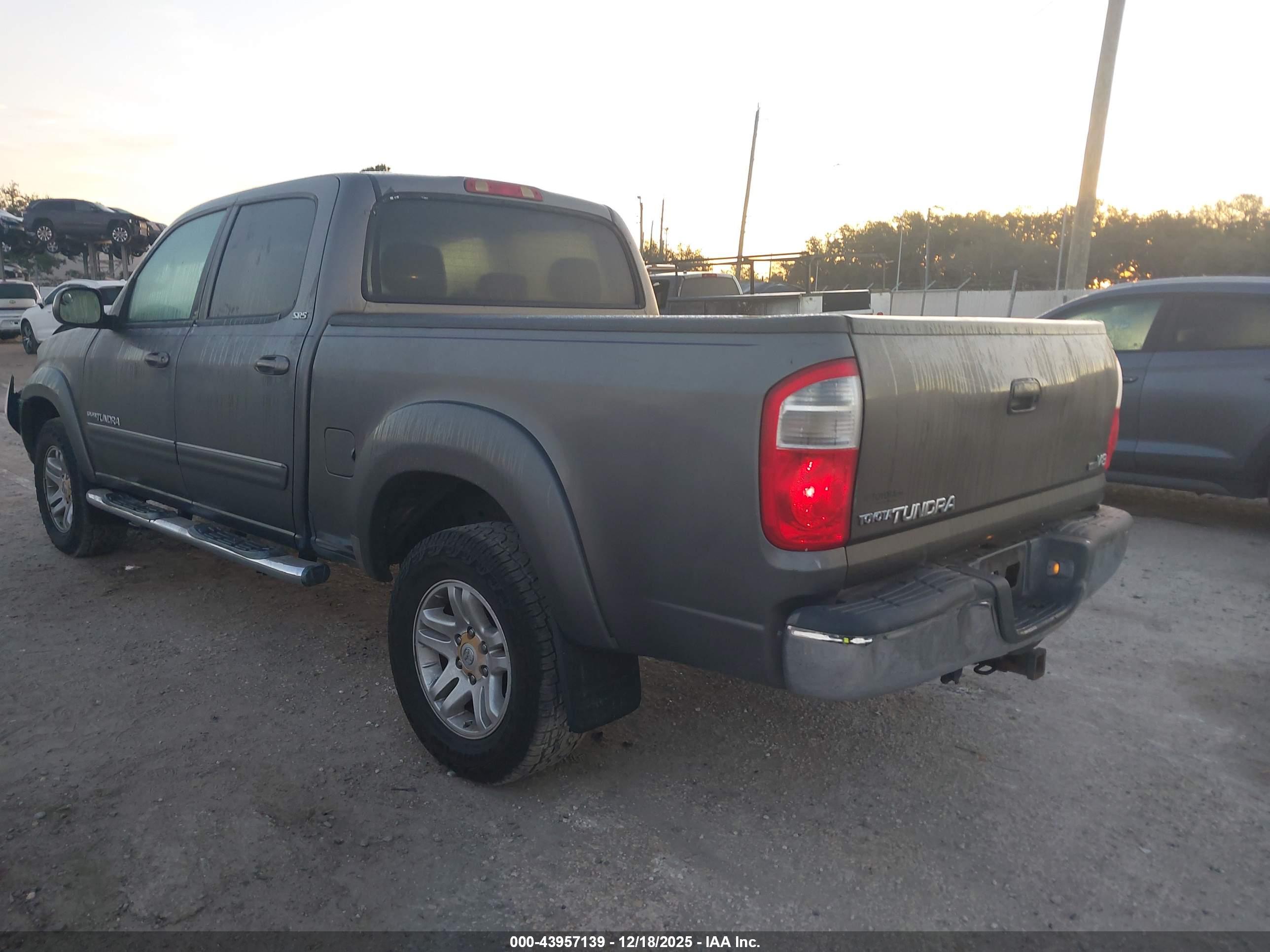 TOYOTA TUNDRA image 3