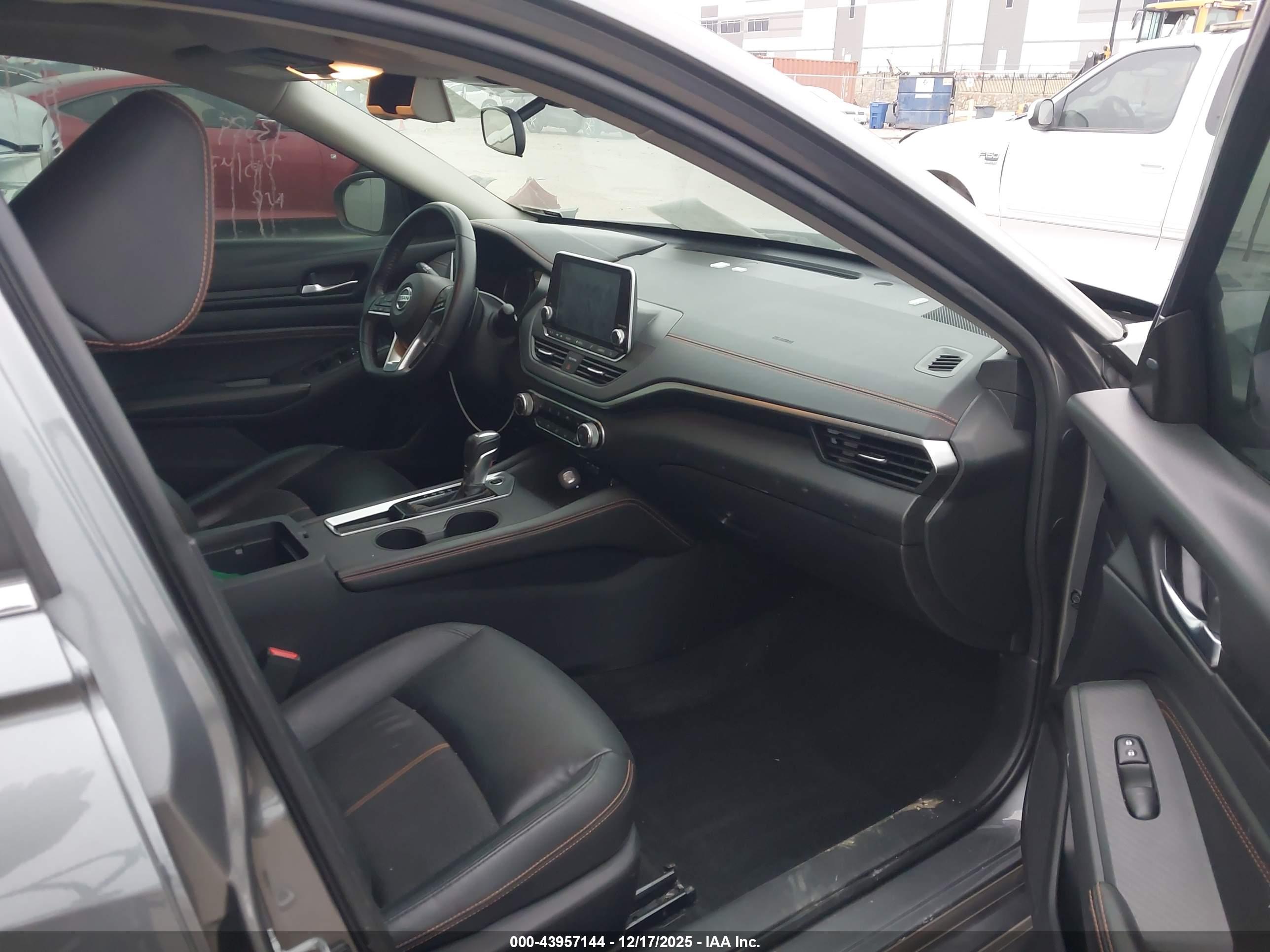 NISSAN ALTIMA image 5