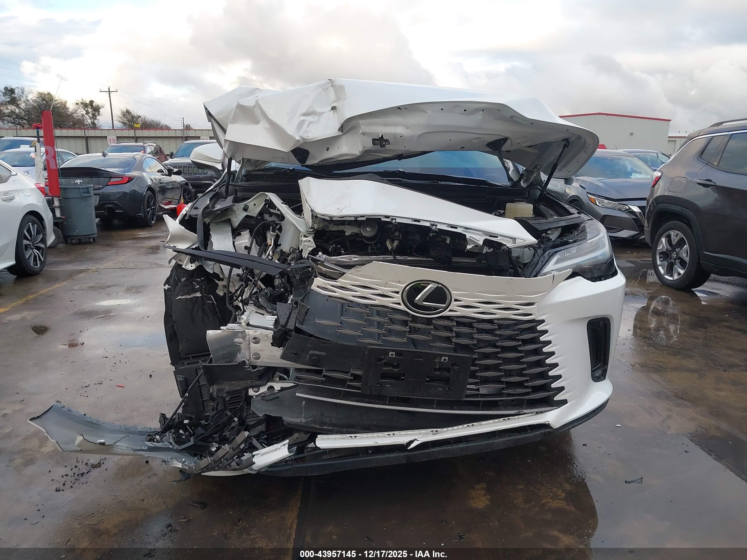 LEXUS RX image 6