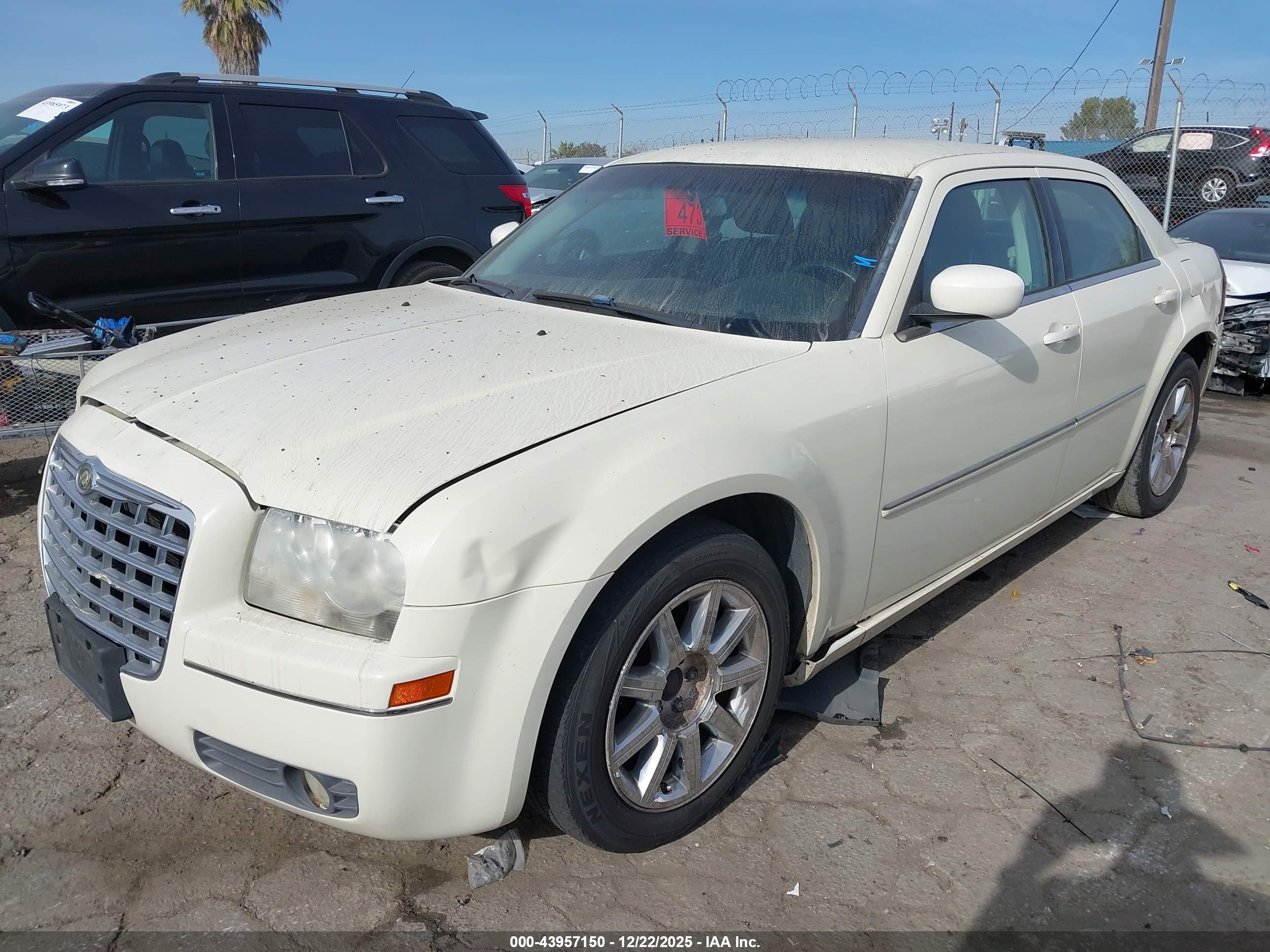 CHRYSLER 300 image 2