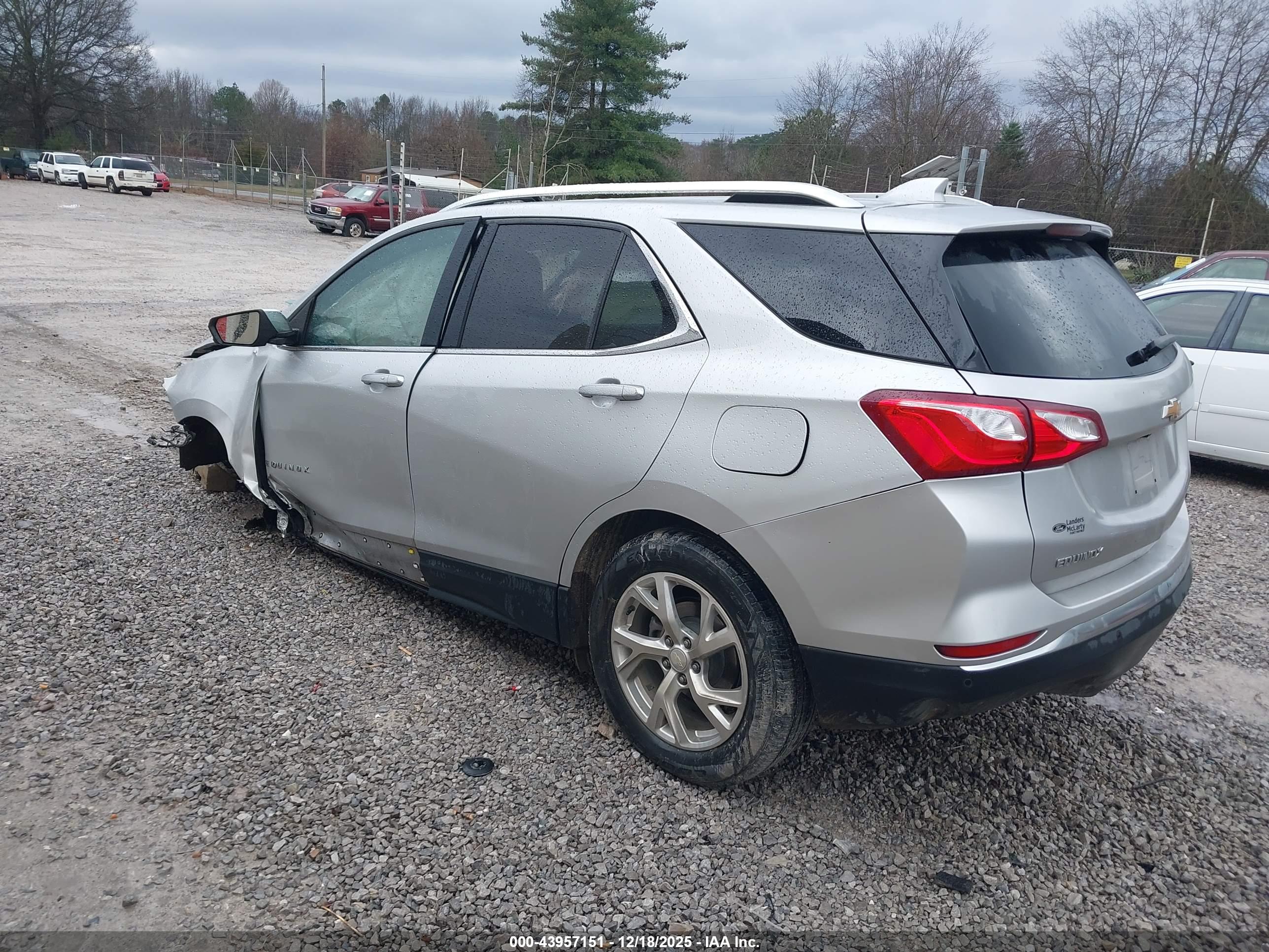 CHEVROLET EQUINOX image 3