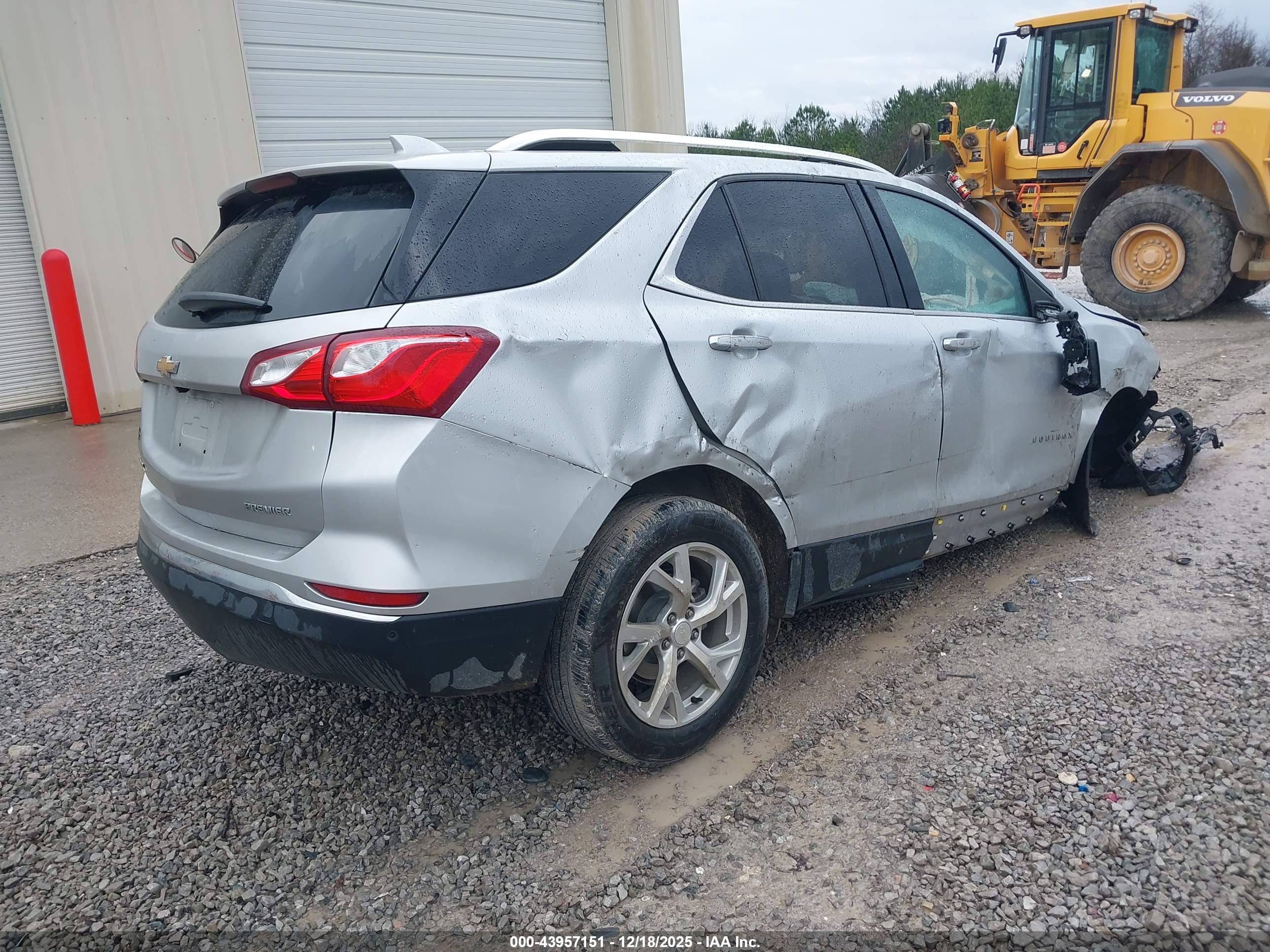 CHEVROLET EQUINOX image 4