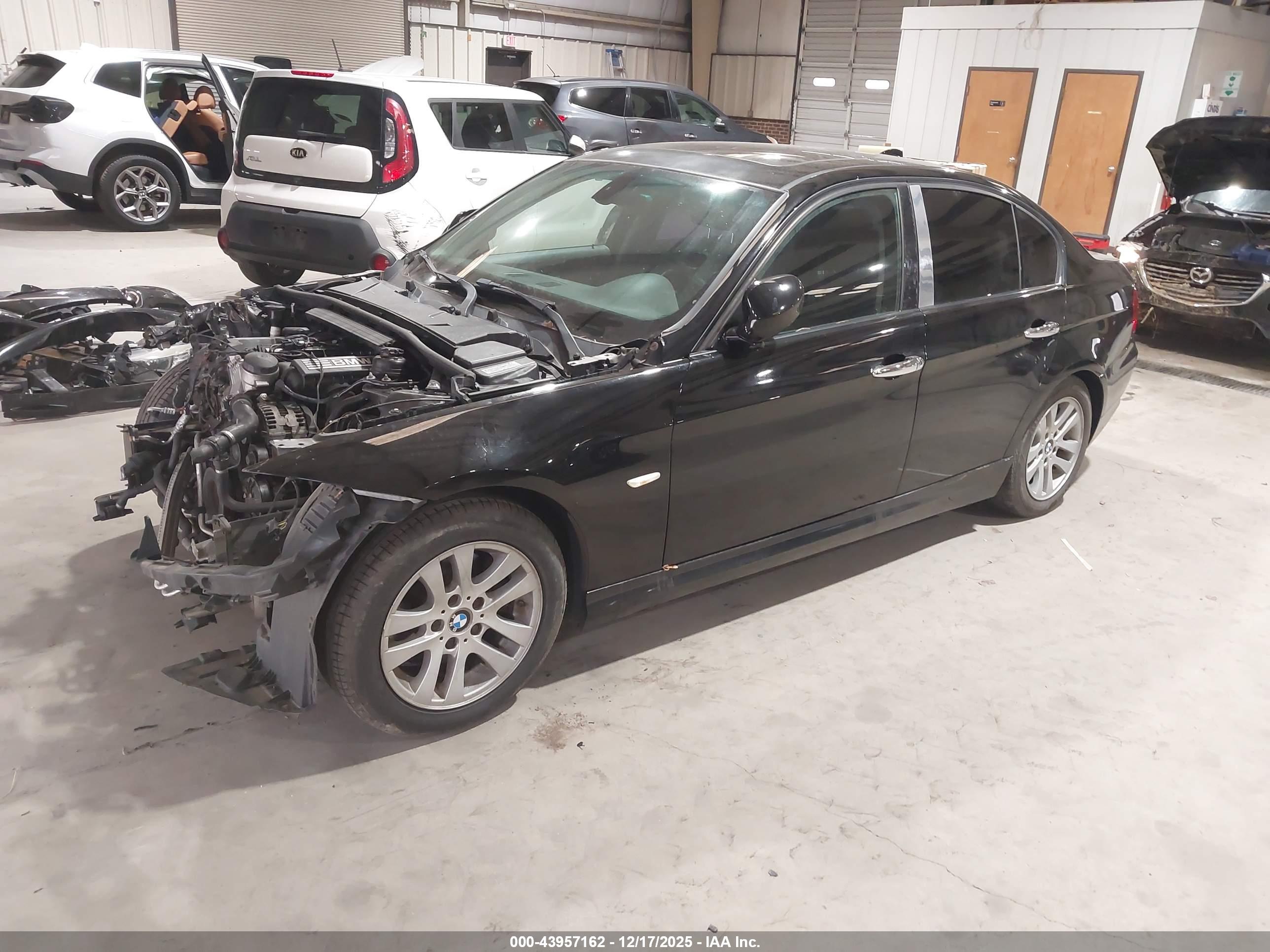 BMW 328I image 2