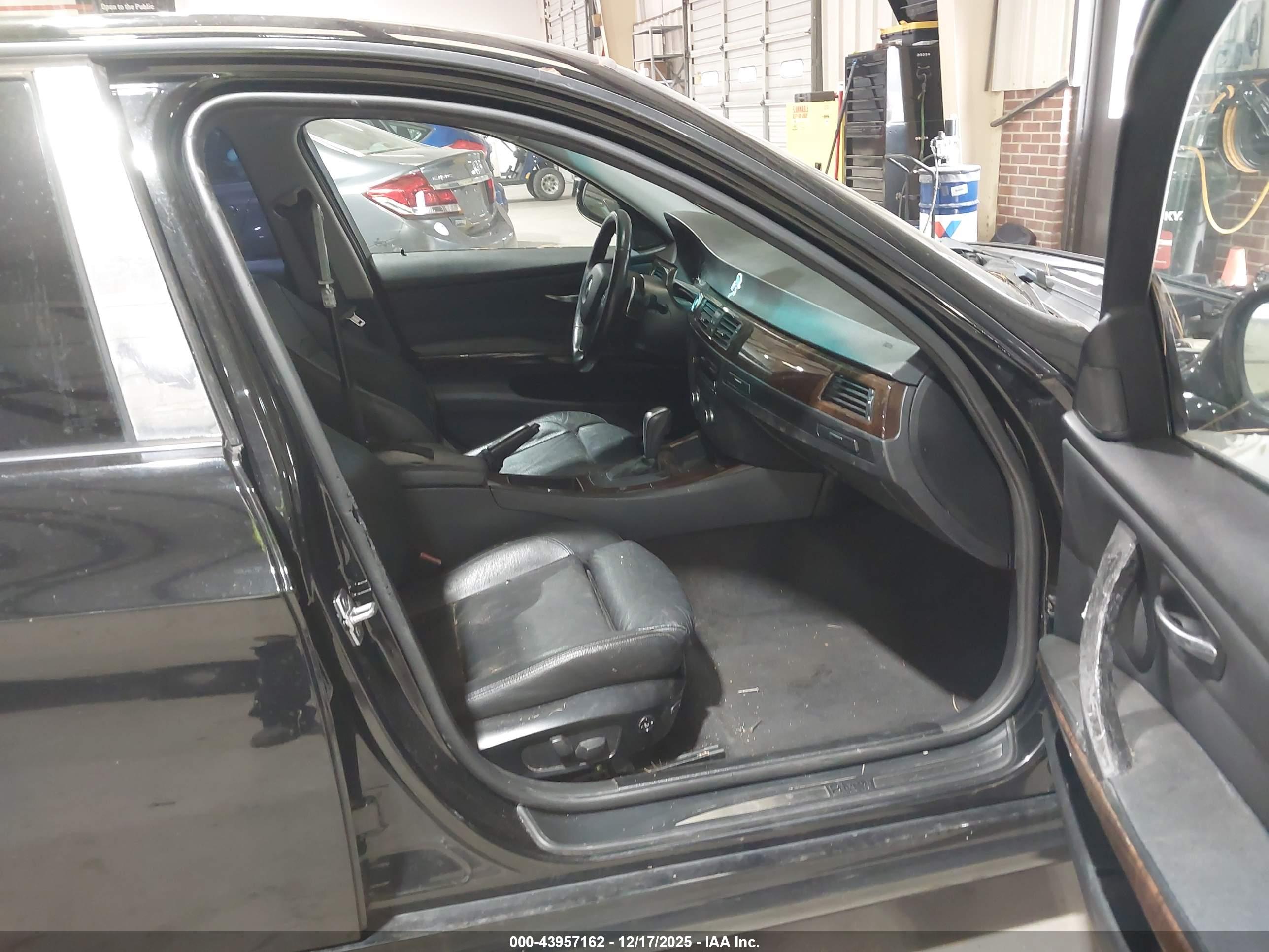 BMW 328I image 5