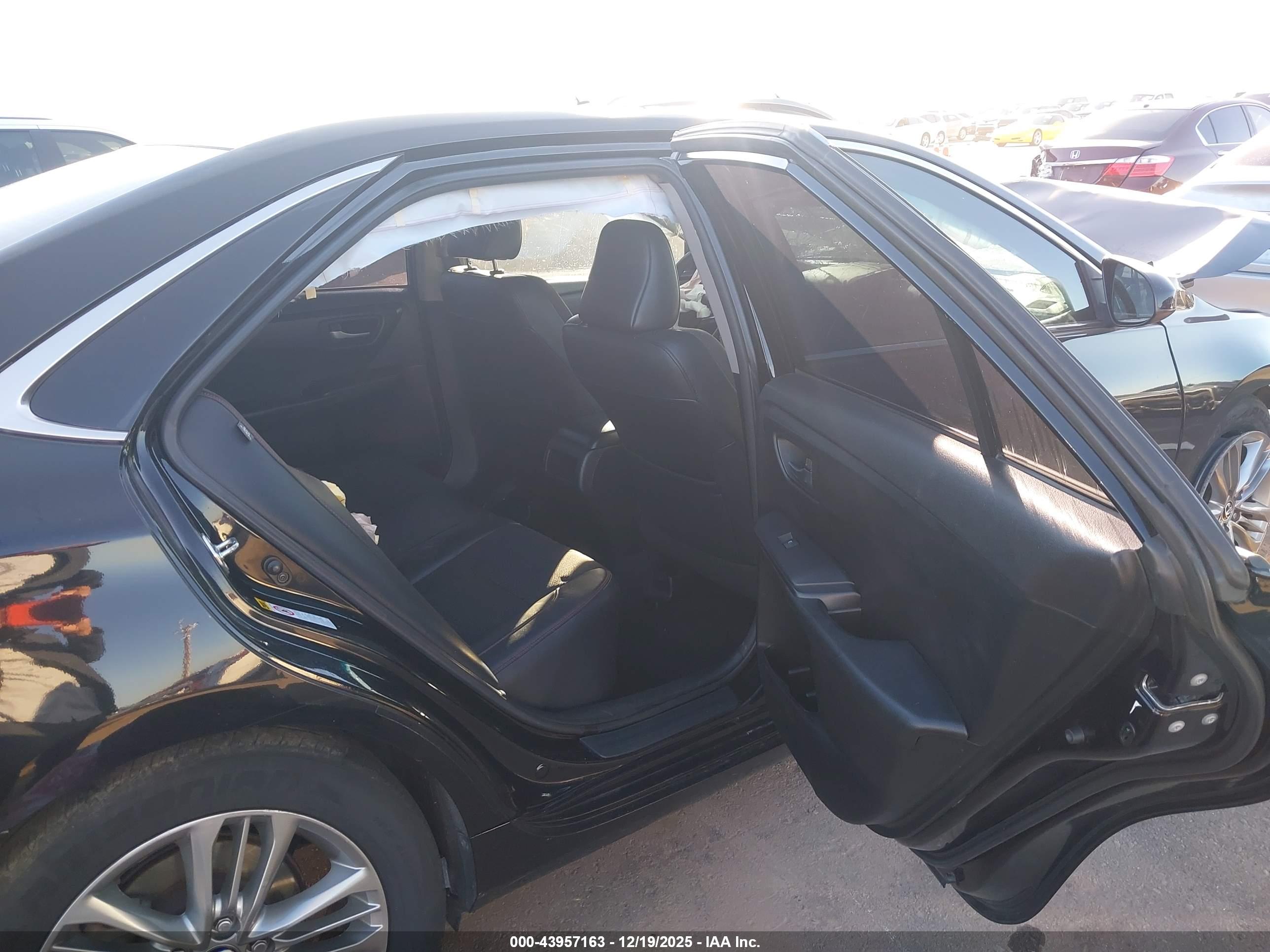 TOYOTA CAMRY image 8