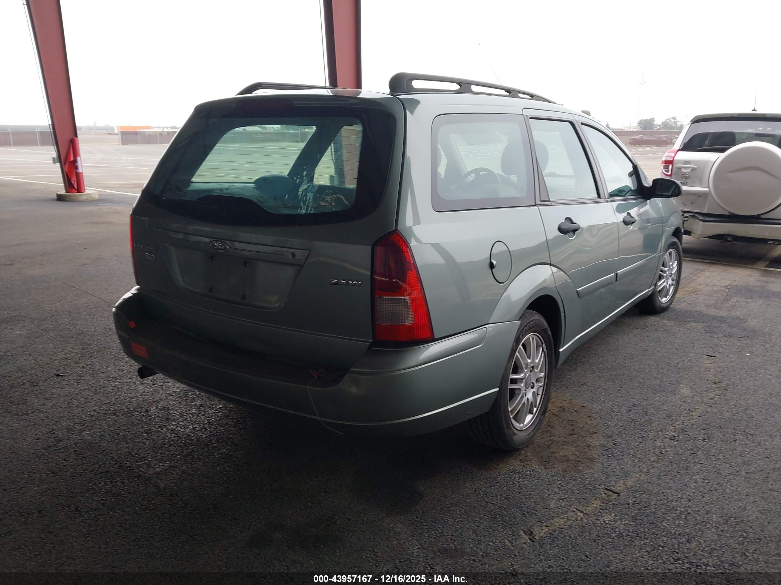 FORD FOCUS image 4