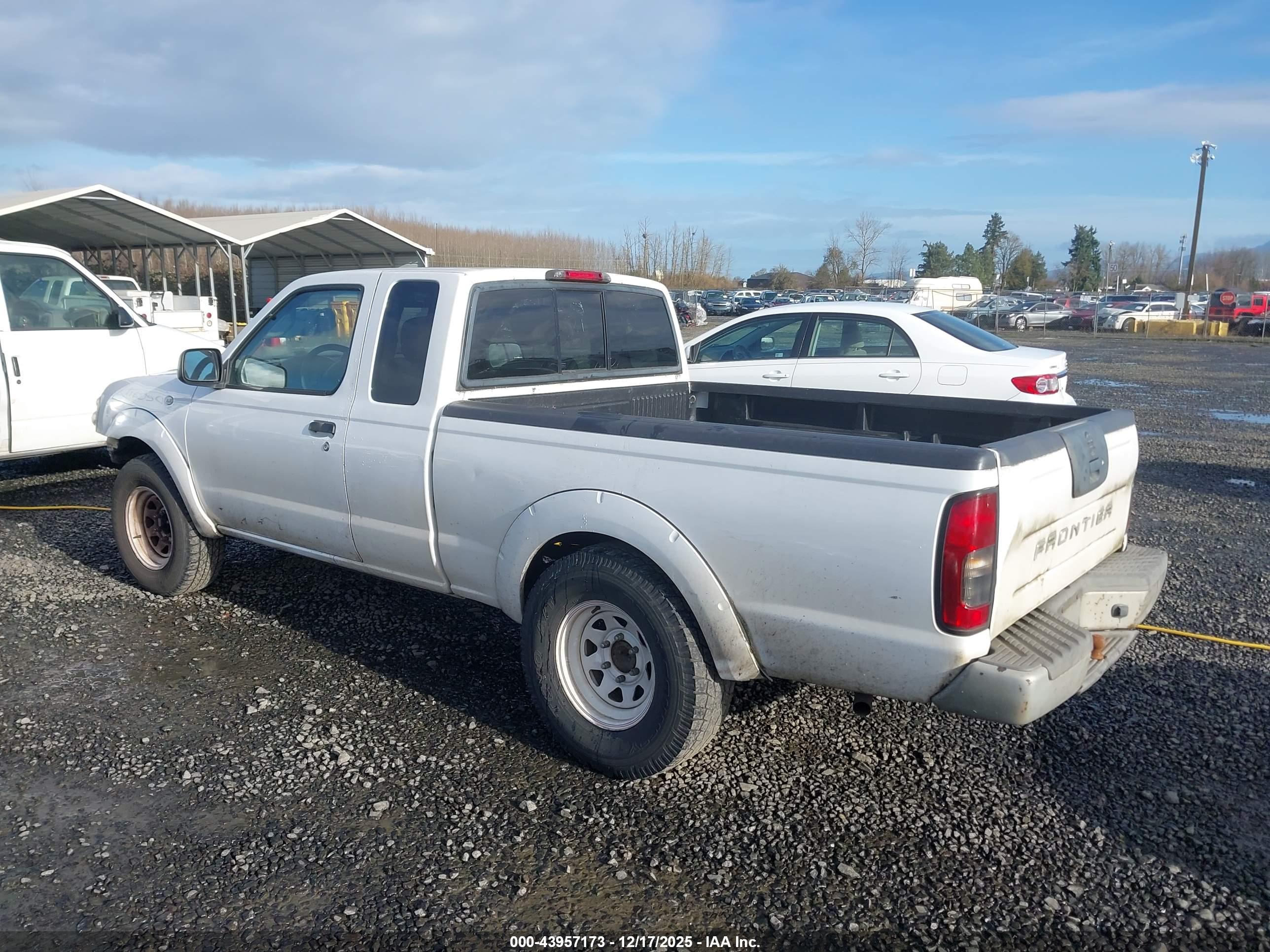 NISSAN FRONTIER image 3