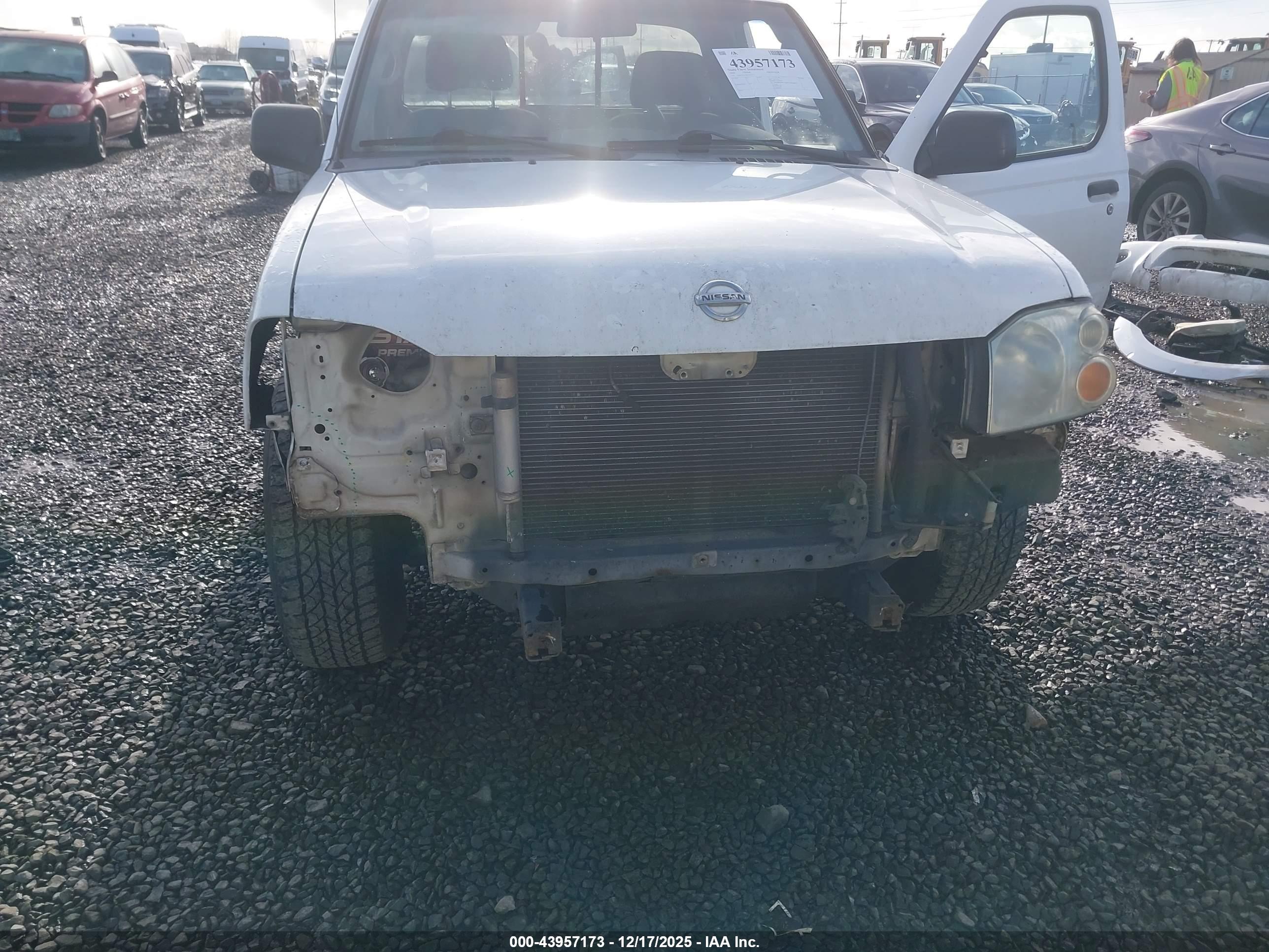 NISSAN FRONTIER image 6