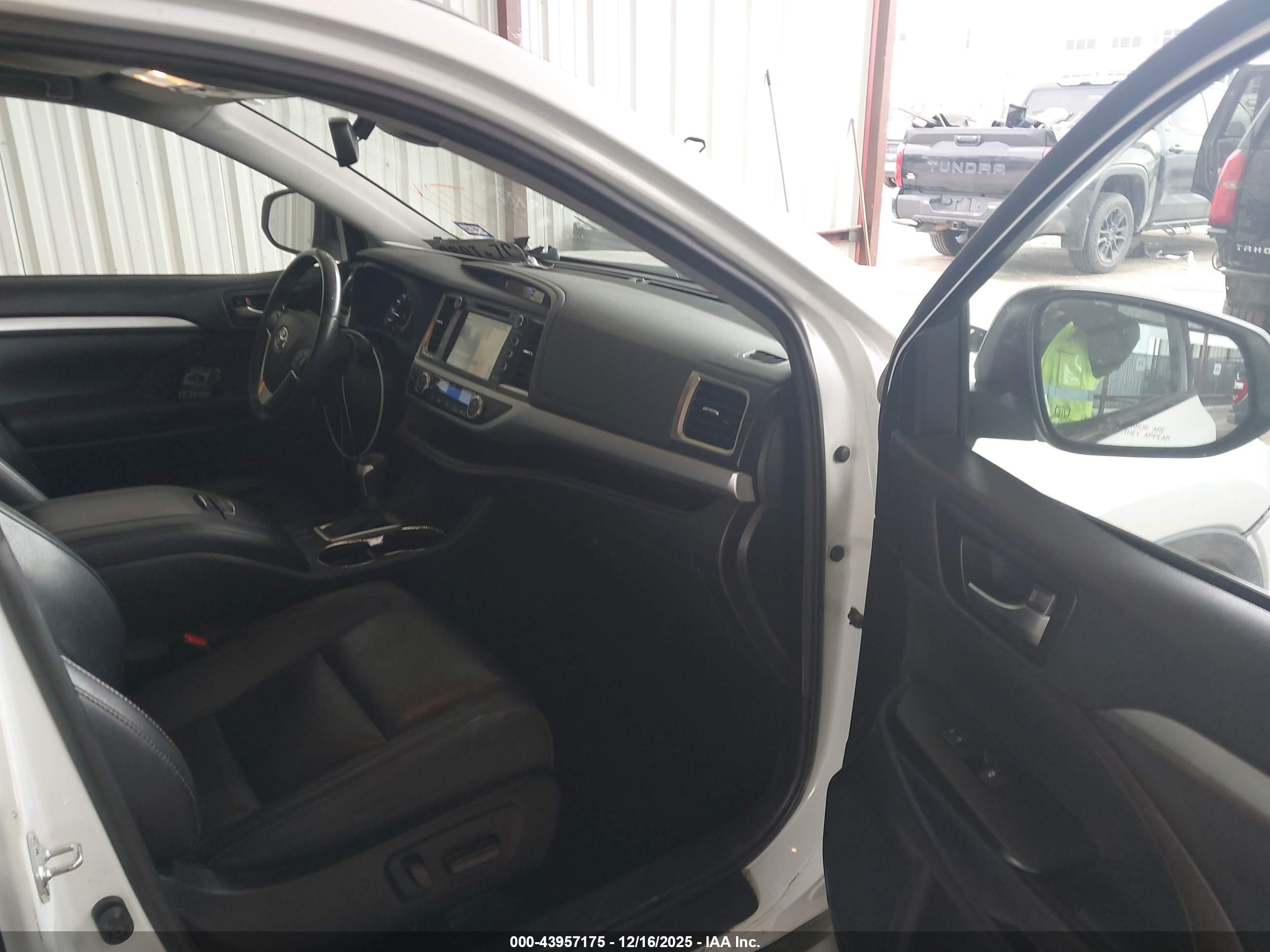 TOYOTA HIGHLANDER image 5