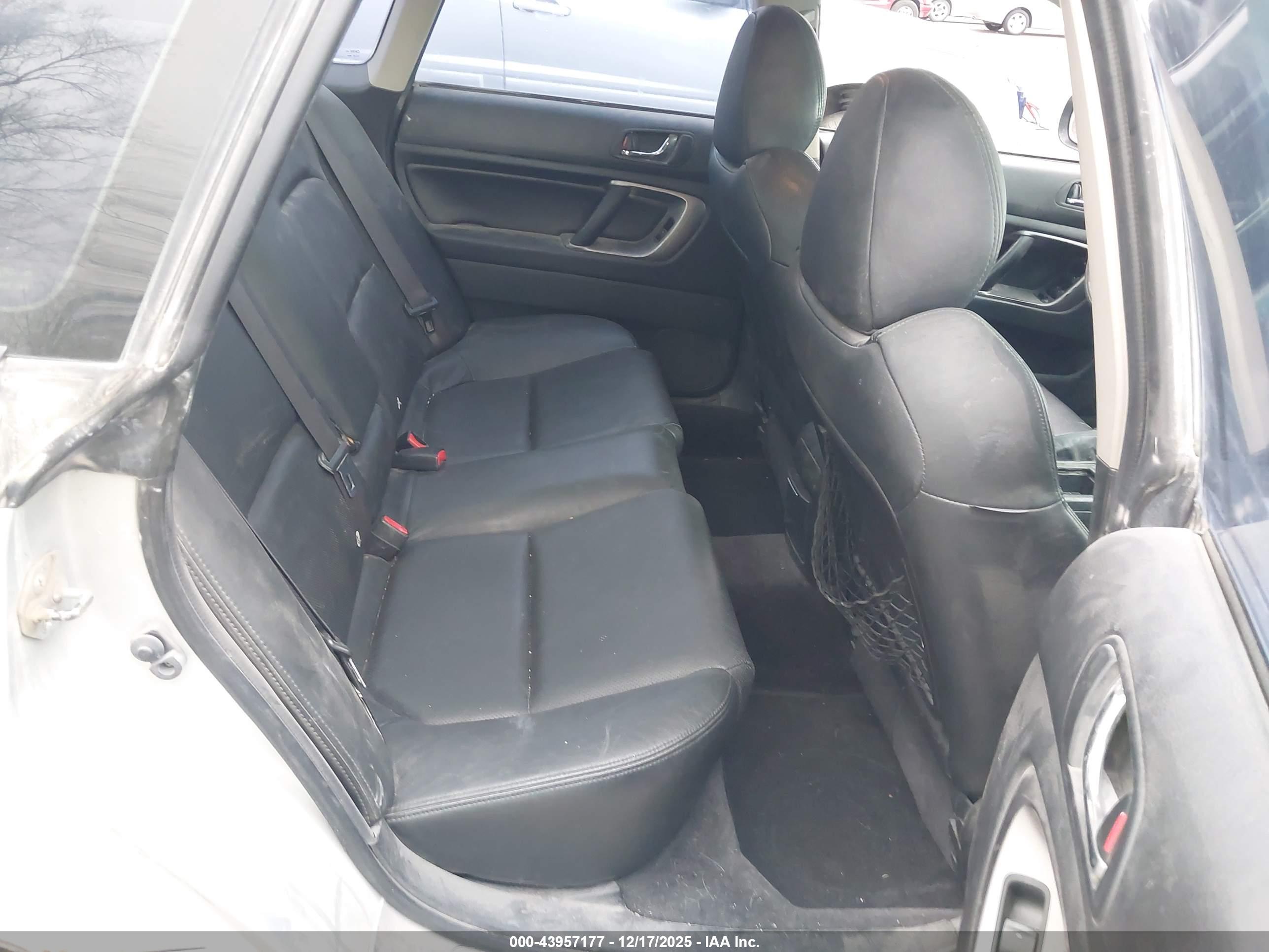 SUBARU LEGACY image 8