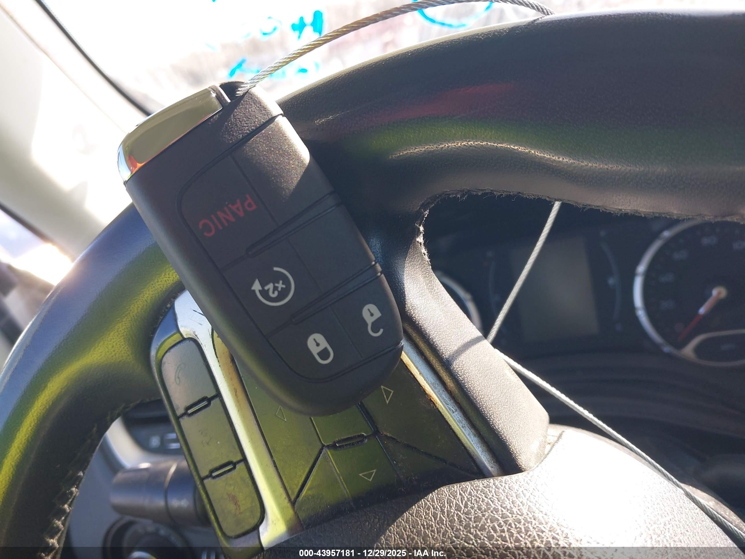 JEEP RENEGADE image 11