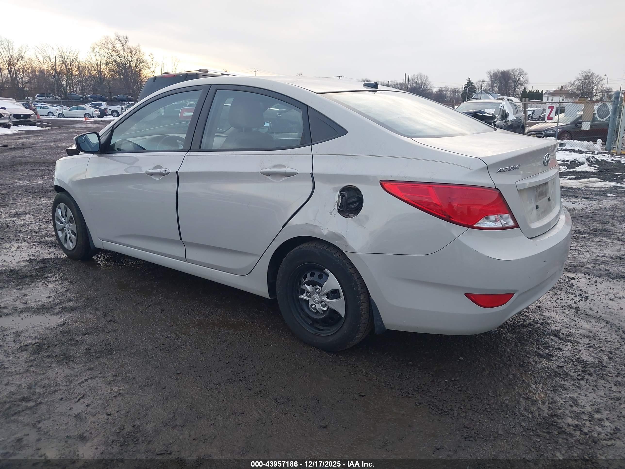 HYUNDAI ACCENT image 3
