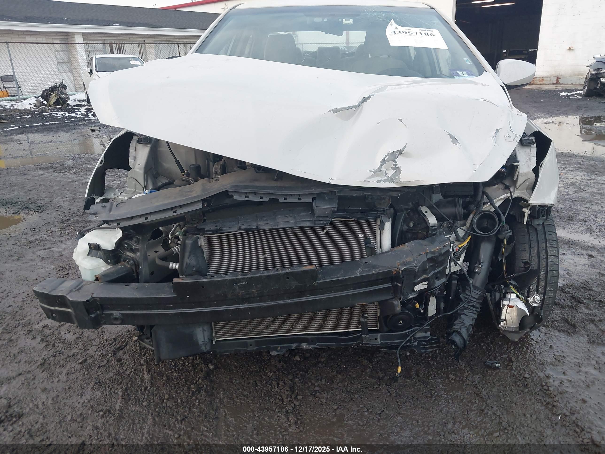 HYUNDAI ACCENT image 6