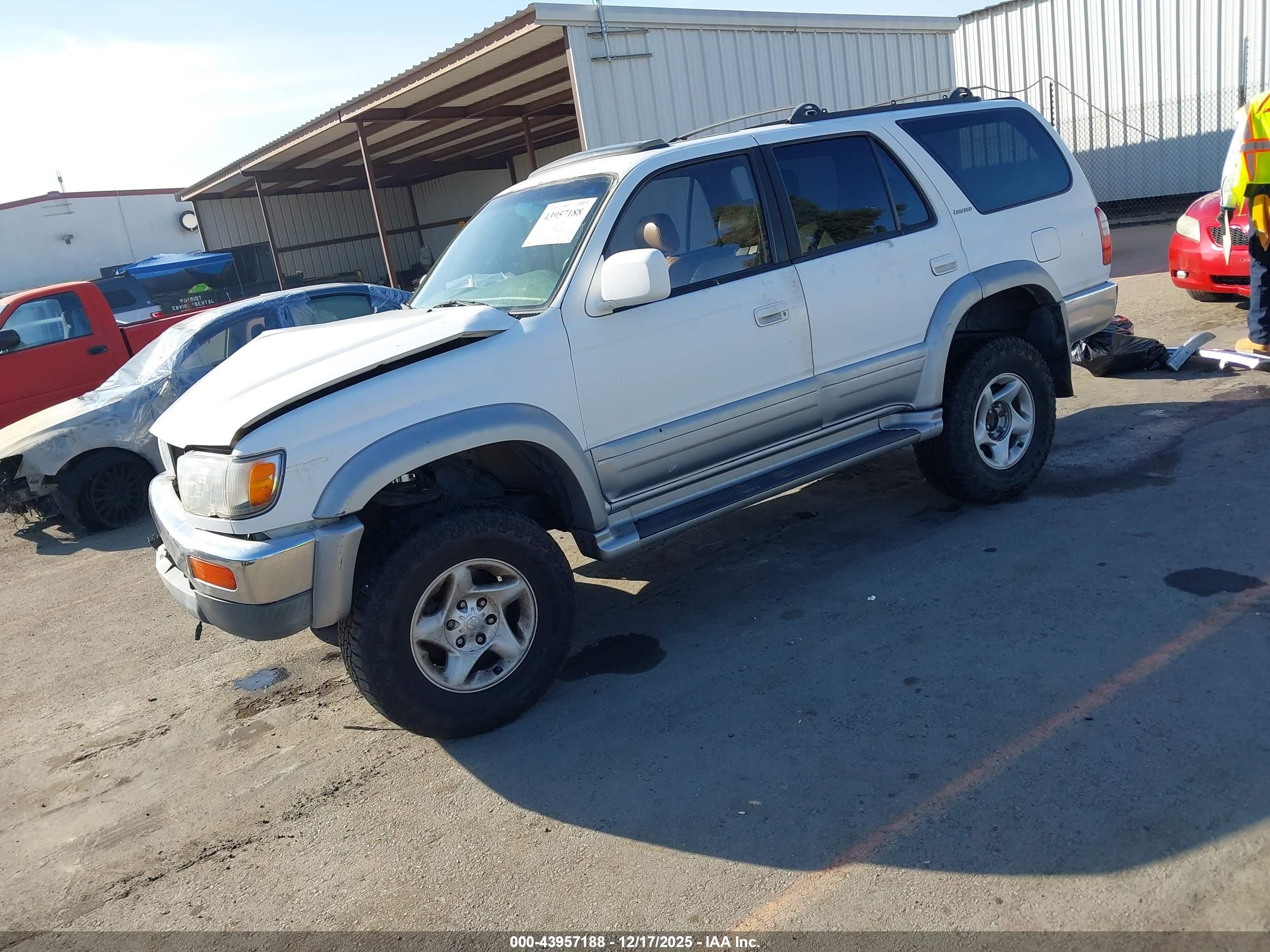 TOYOTA 4RUNNER image 2