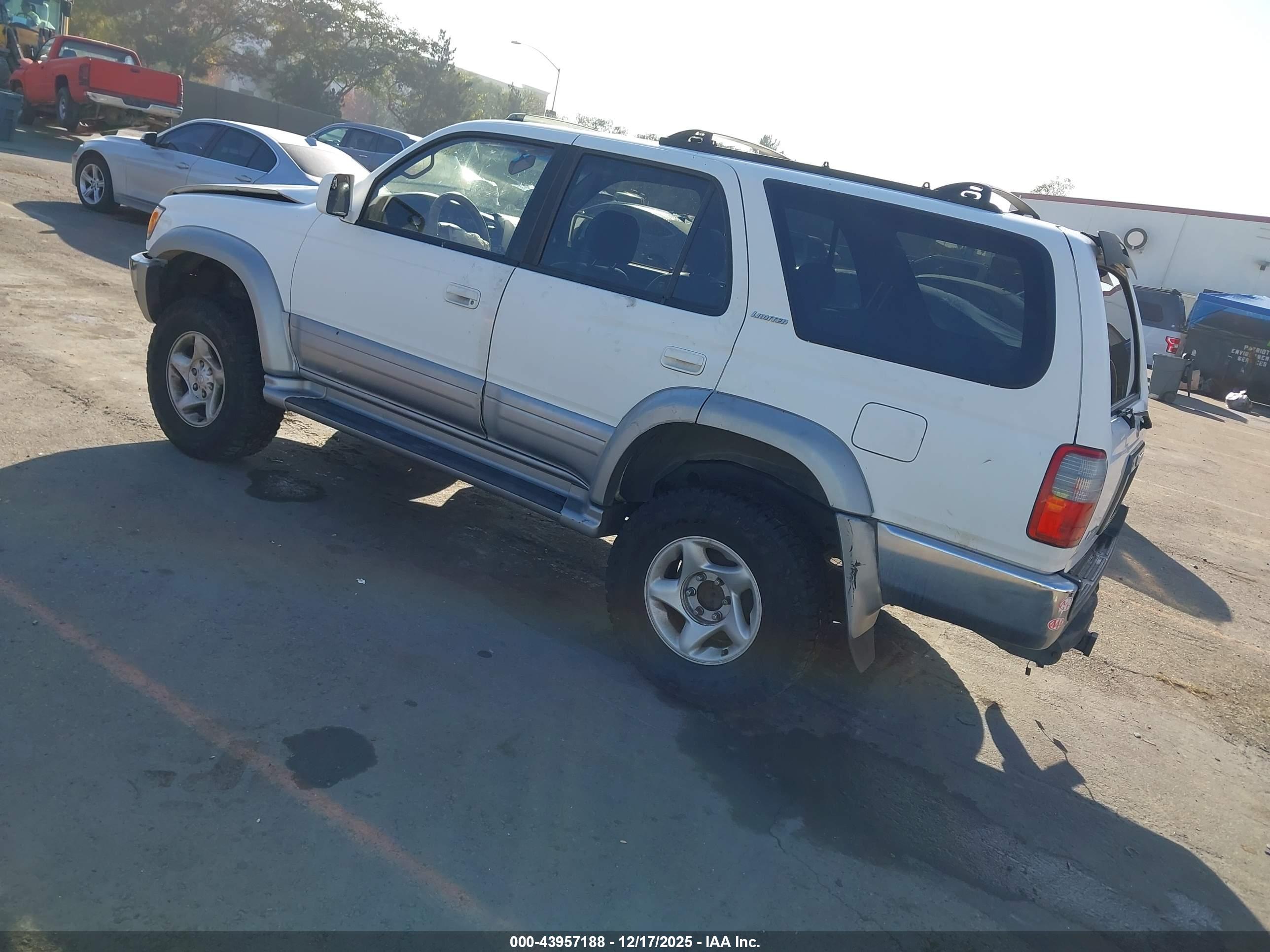 TOYOTA 4RUNNER image 3