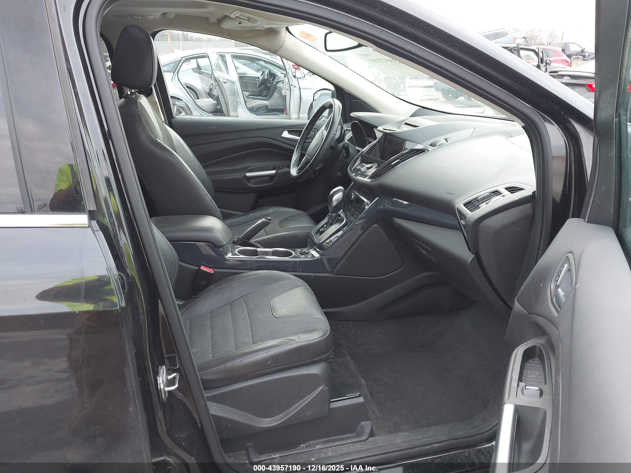 FORD ESCAPE image 5