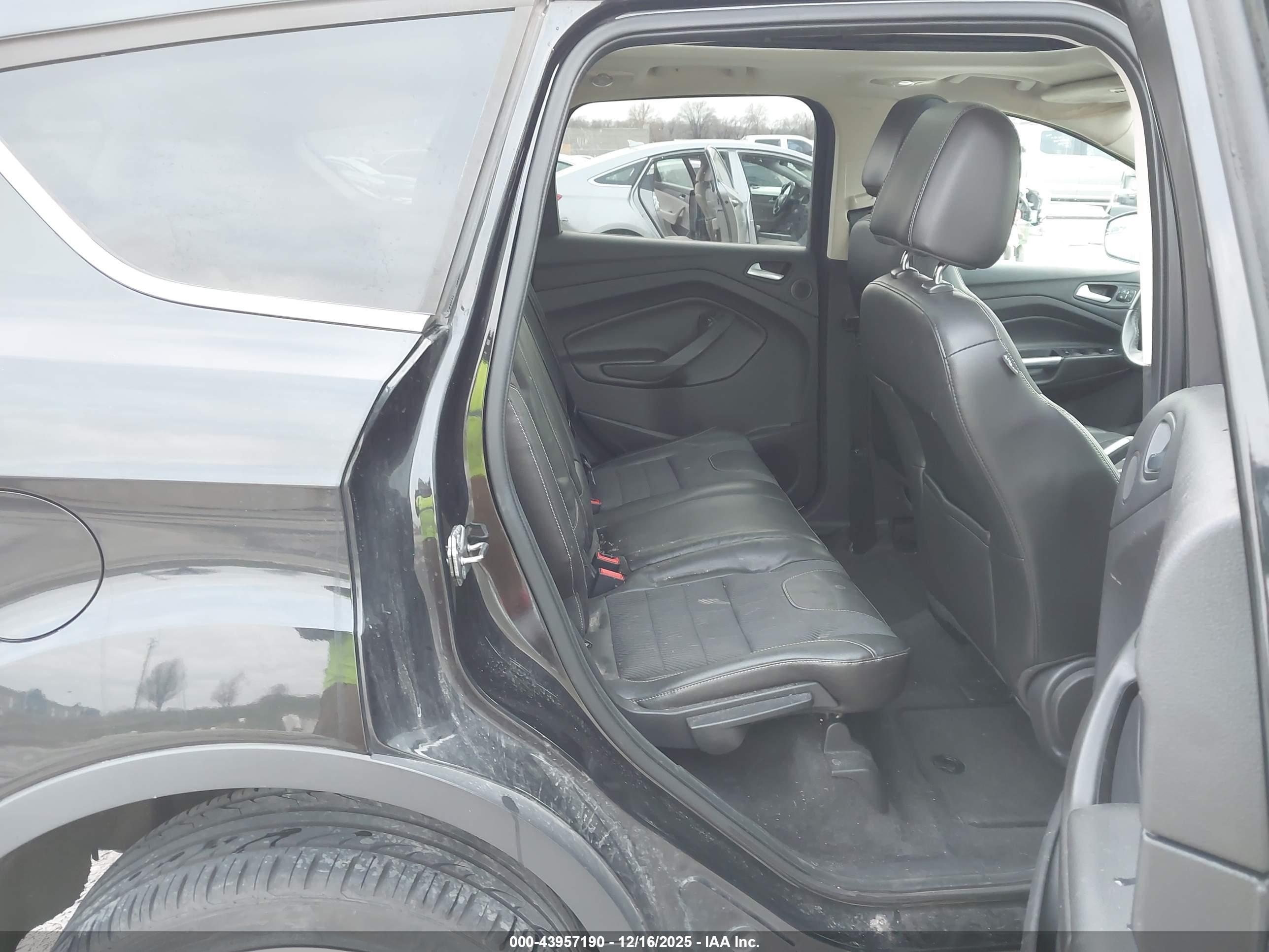 FORD ESCAPE image 8