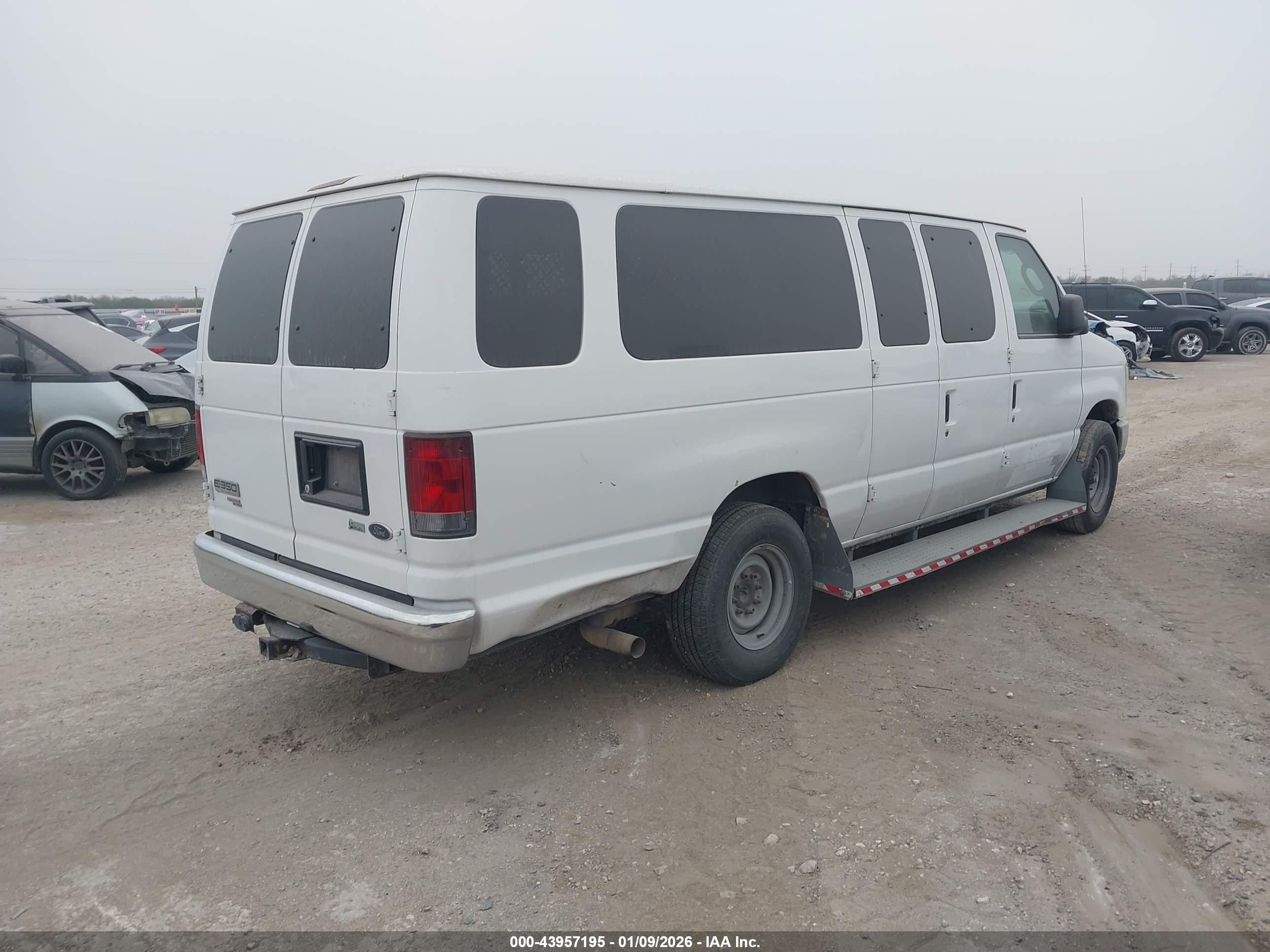 FORD E-350 image 4