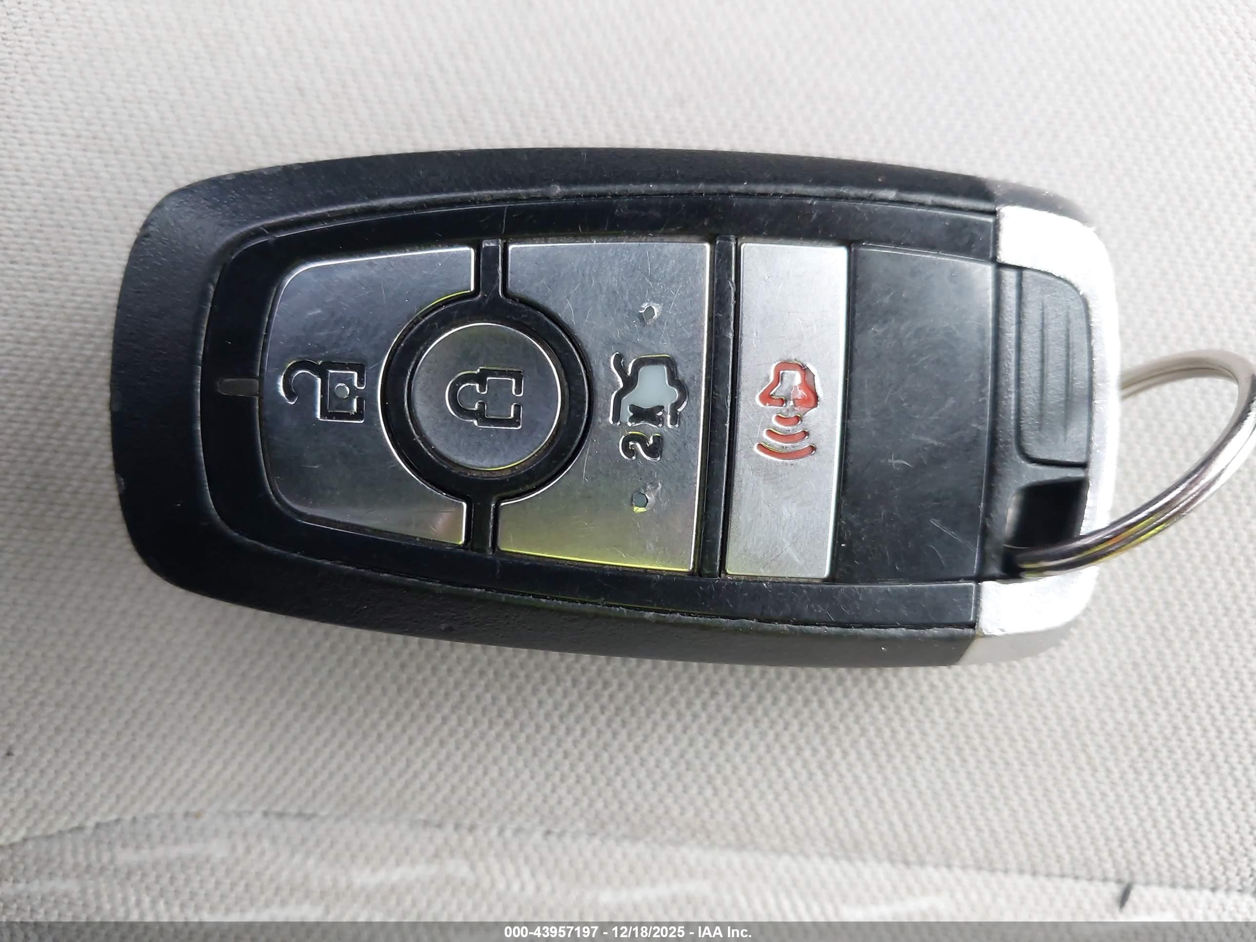 FORD FUSION image 11