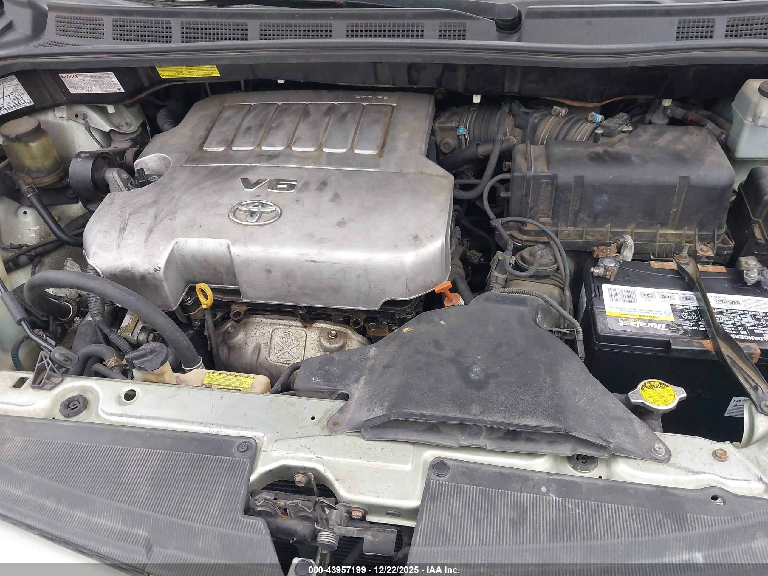 TOYOTA SIENNA image 10
