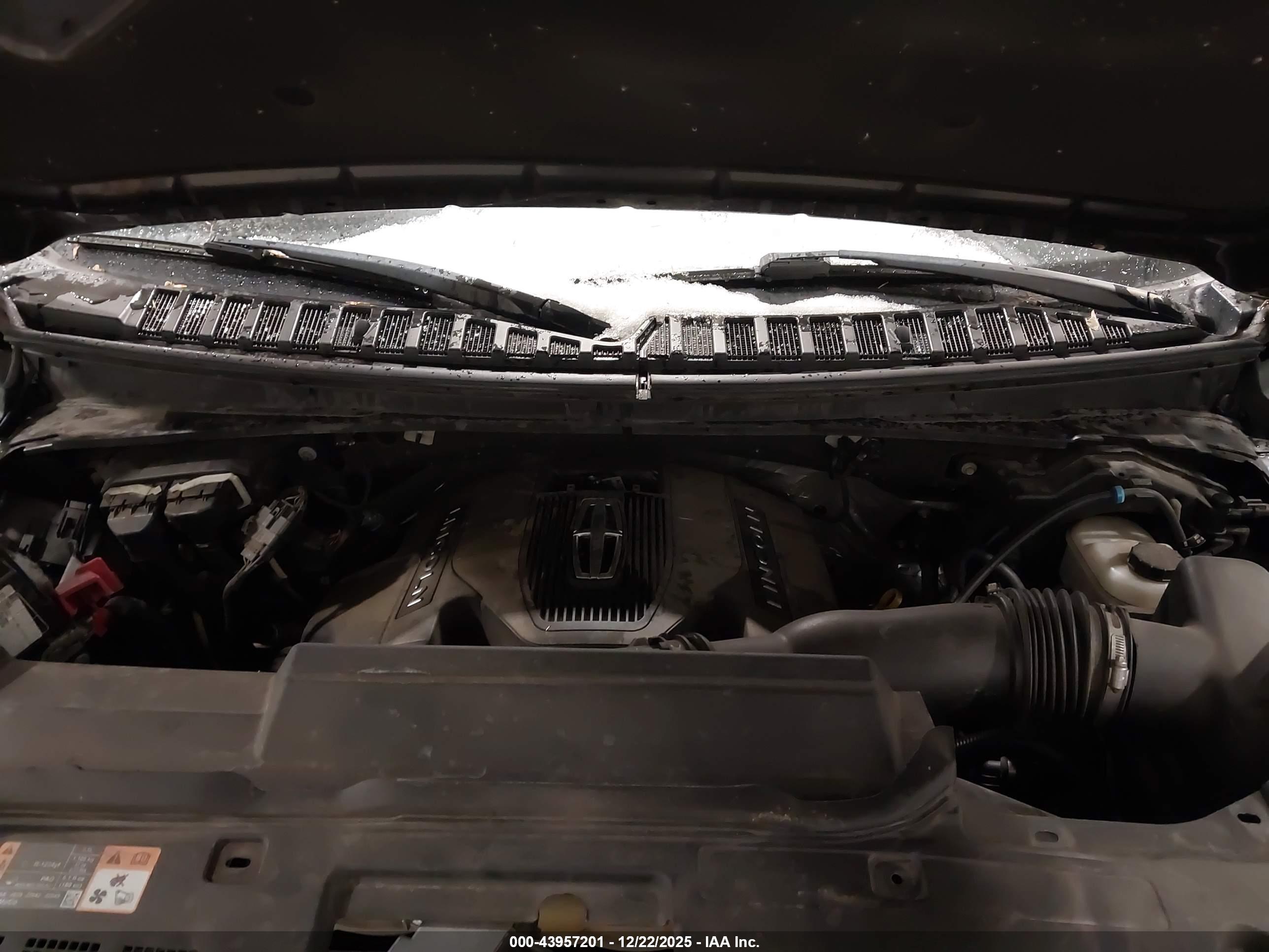 LINCOLN NAVIGATOR image 10