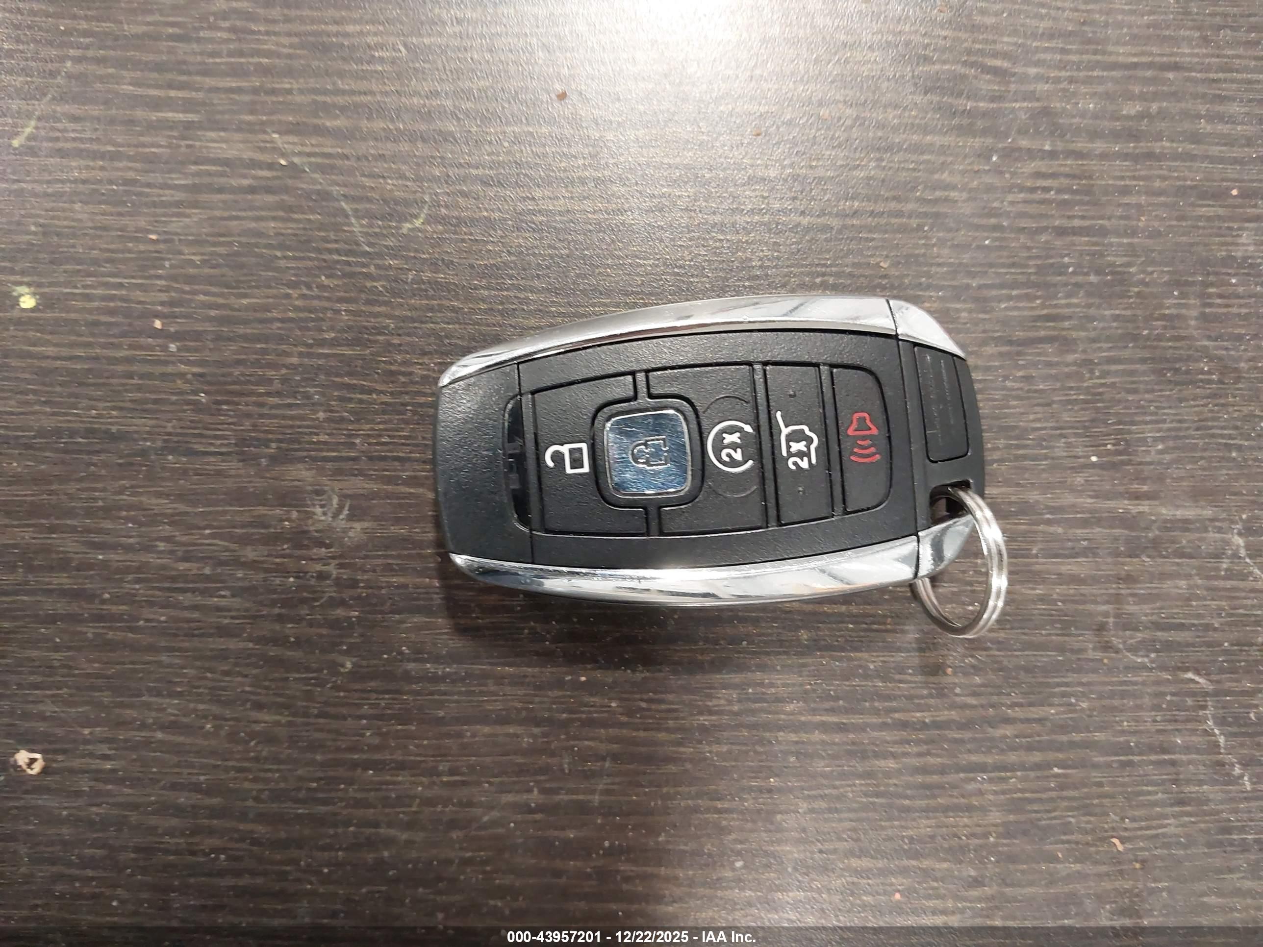 LINCOLN NAVIGATOR image 11