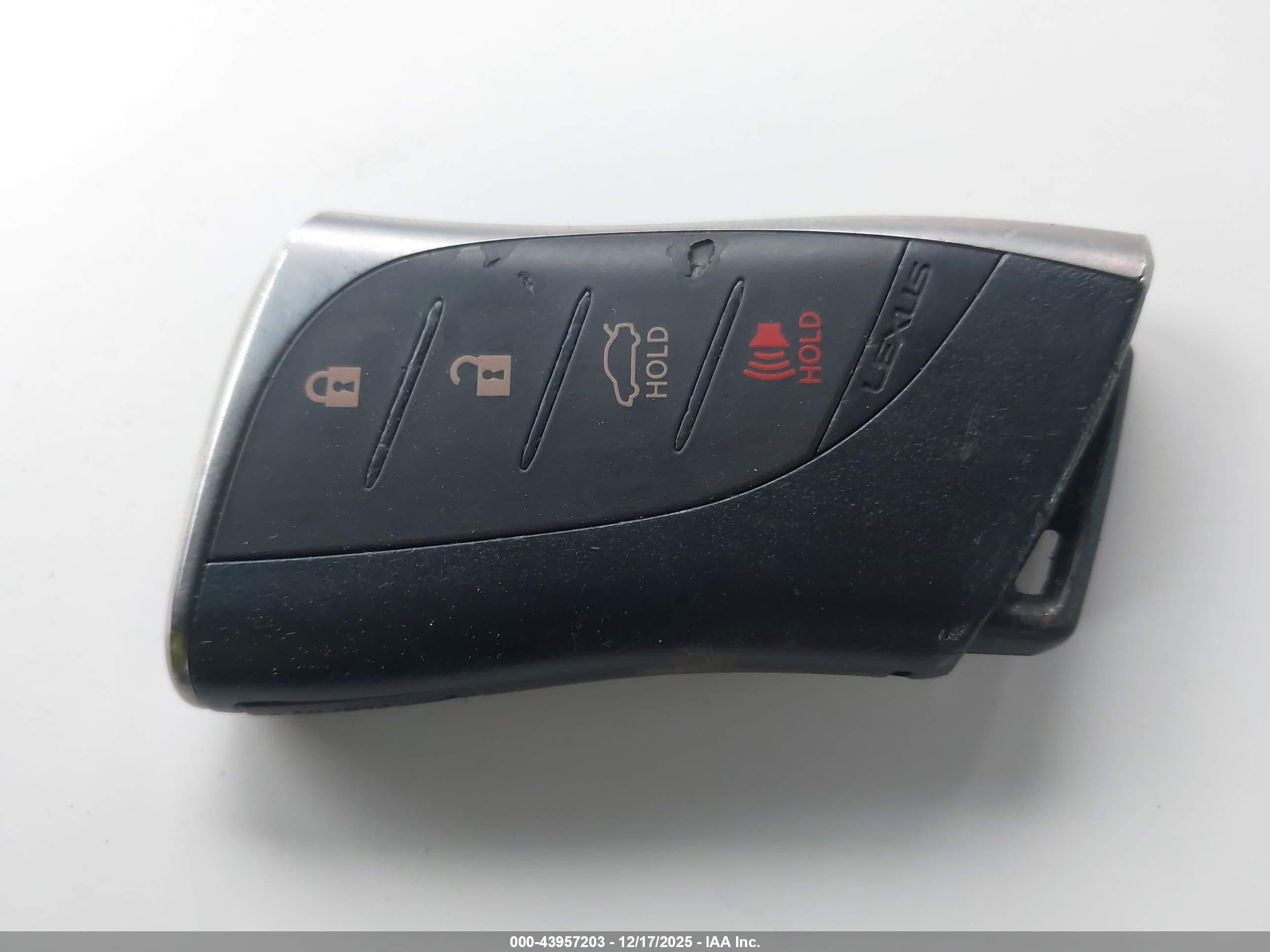 LEXUS ES image 11