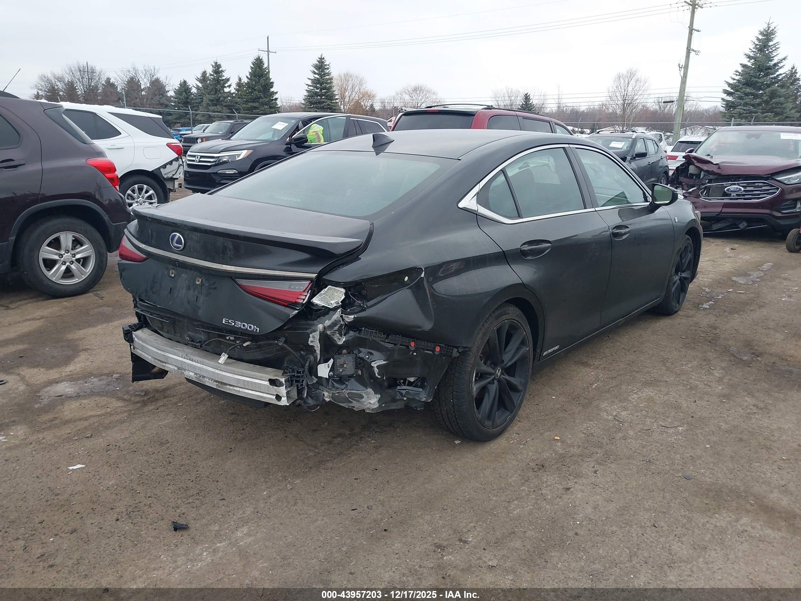 LEXUS ES image 4