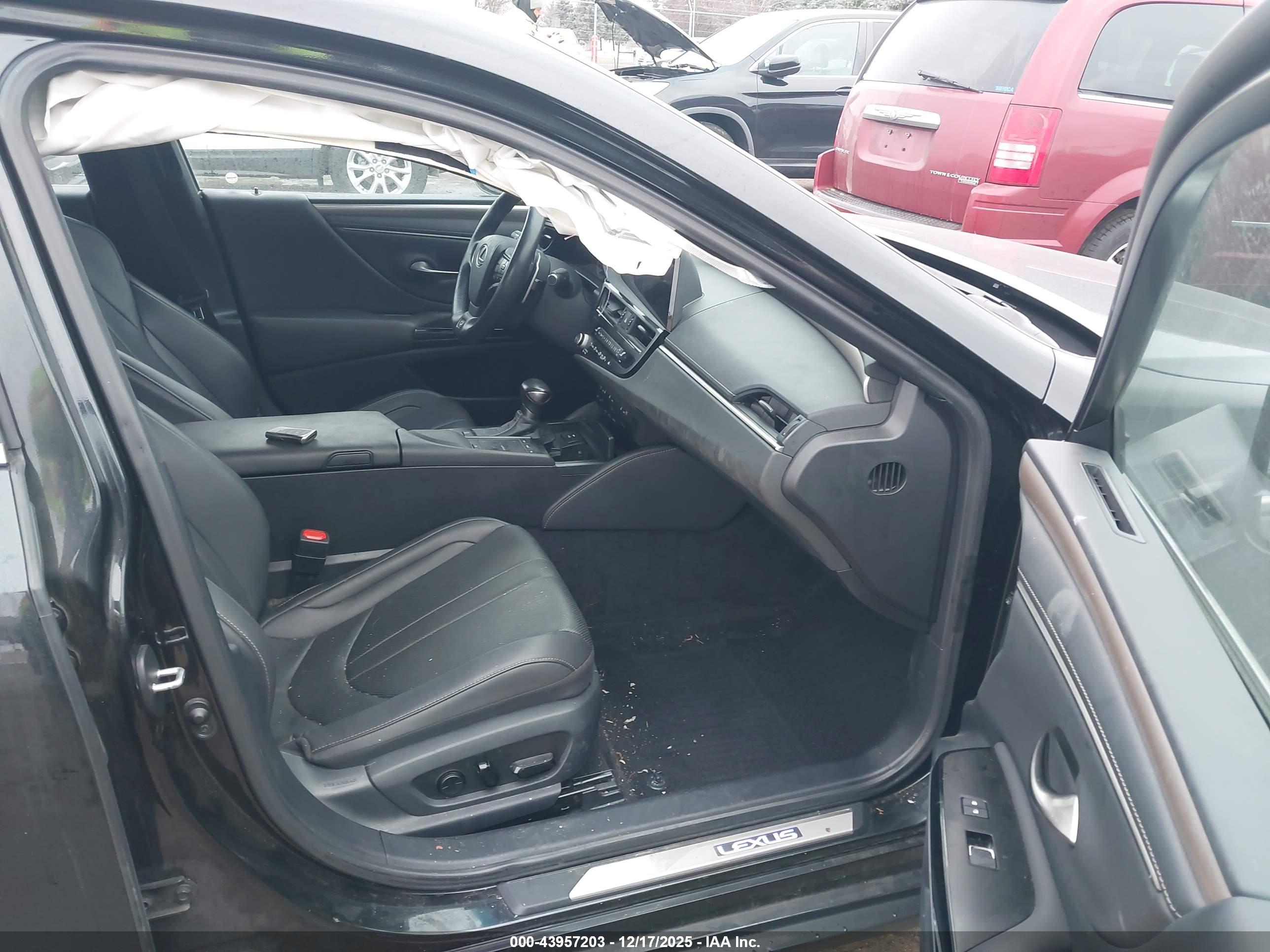 LEXUS ES image 5