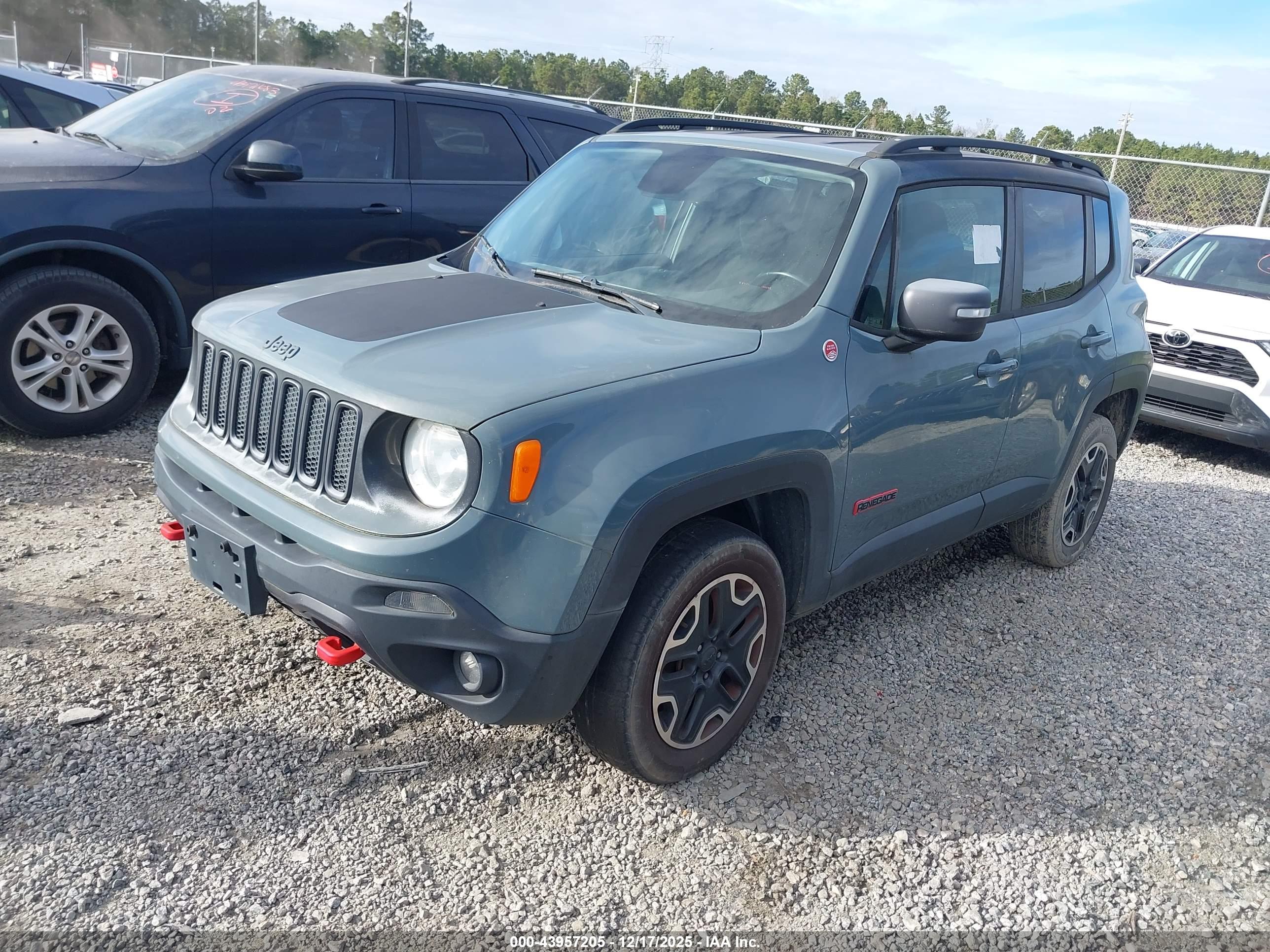 JEEP RENEGADE image 2