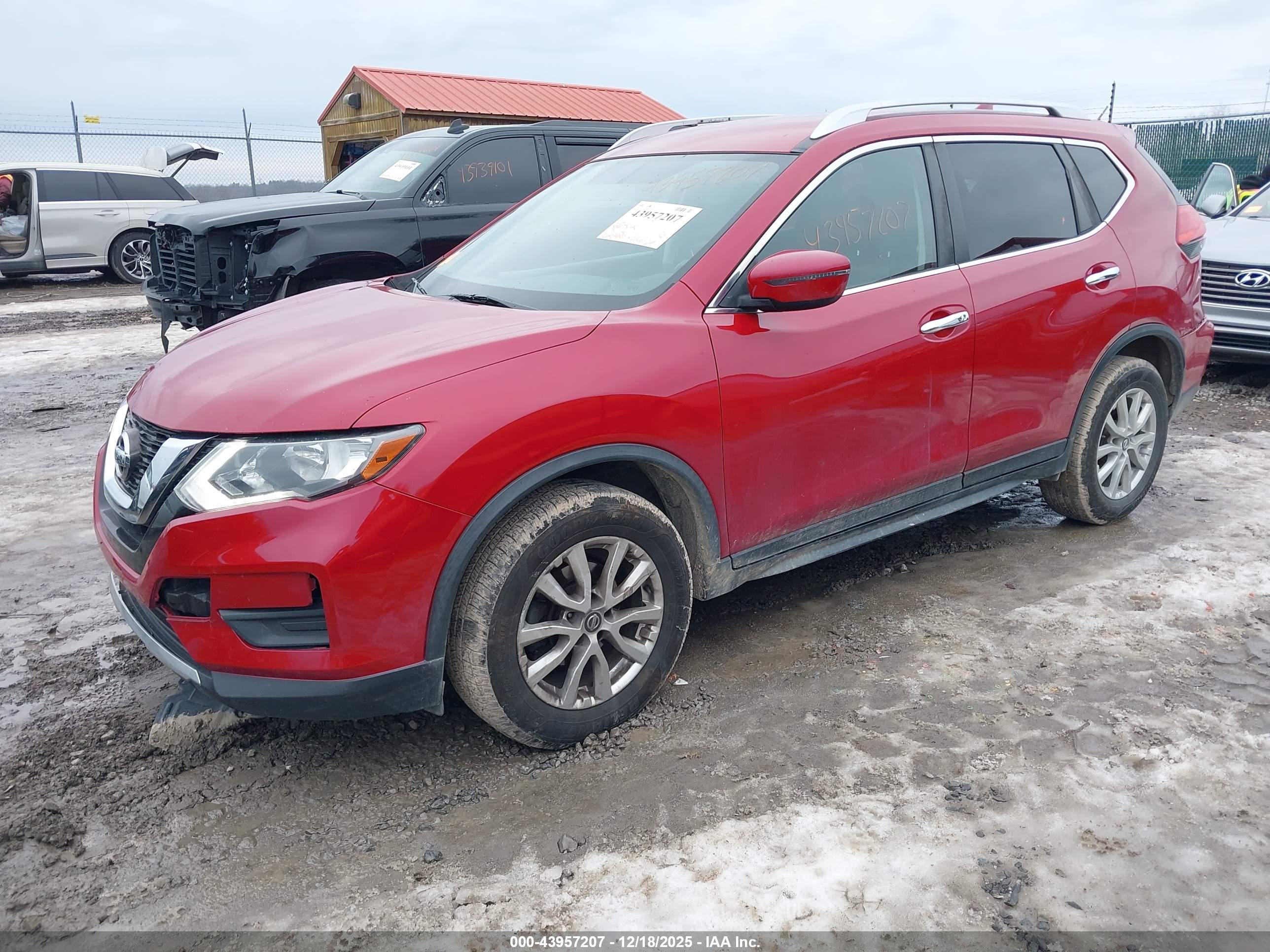 NISSAN ROGUE image 2
