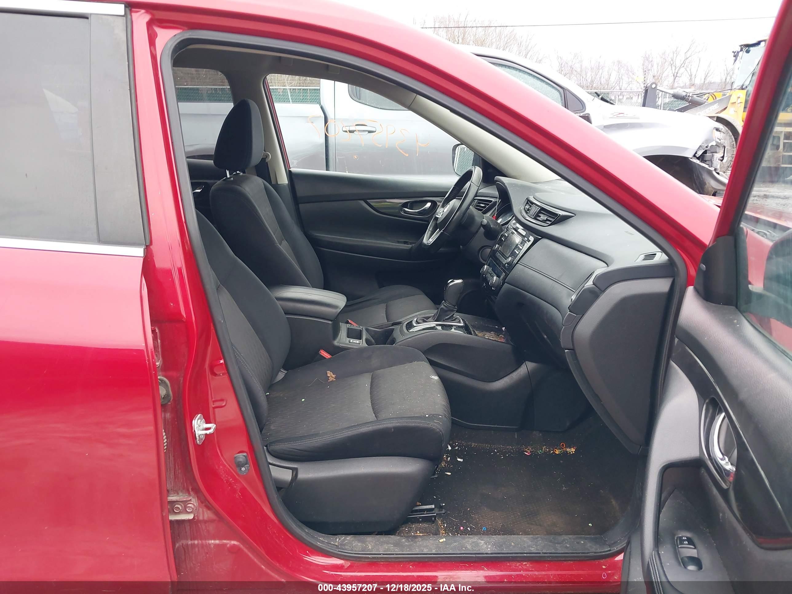 NISSAN ROGUE image 5