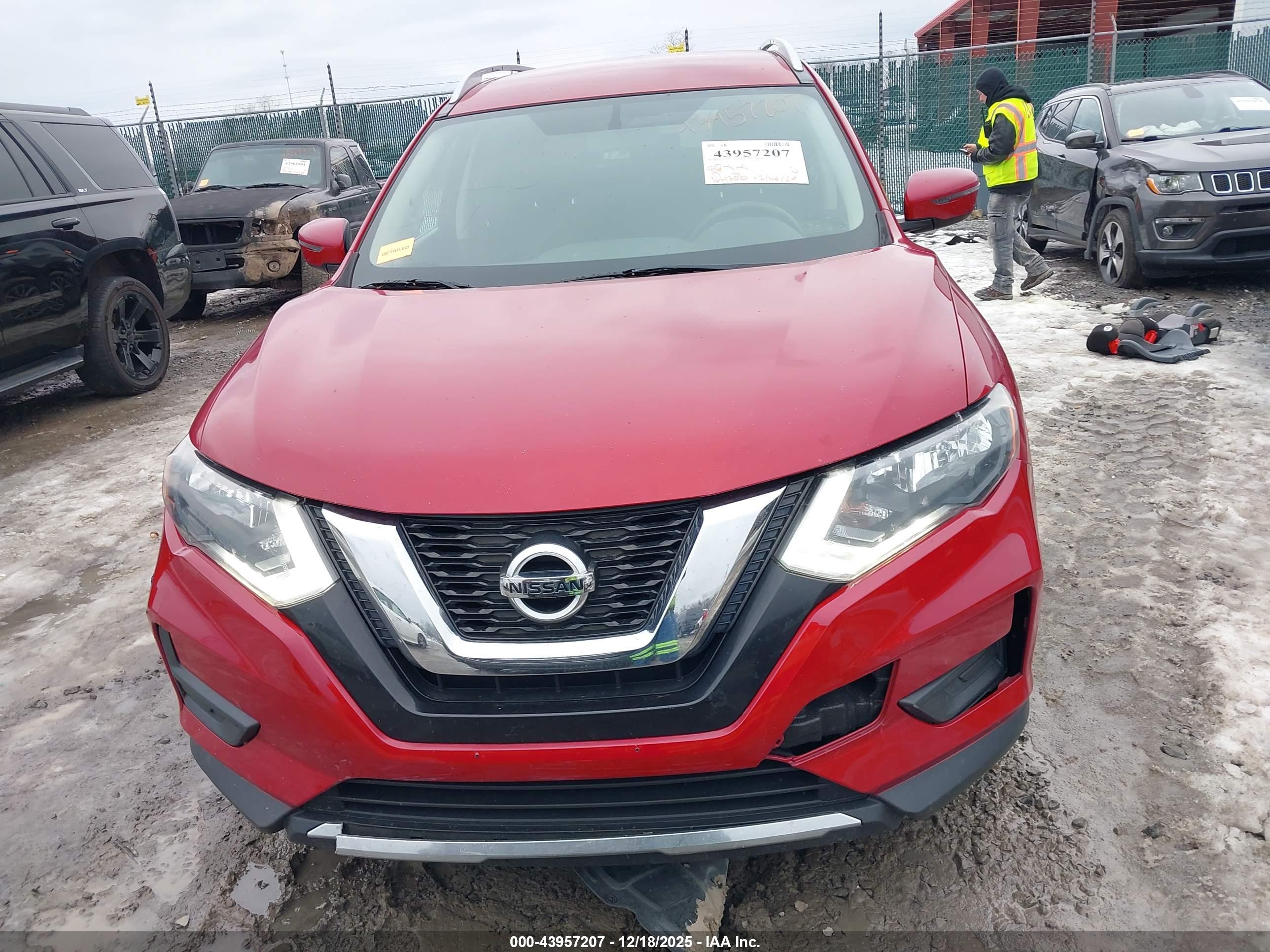 NISSAN ROGUE image 6