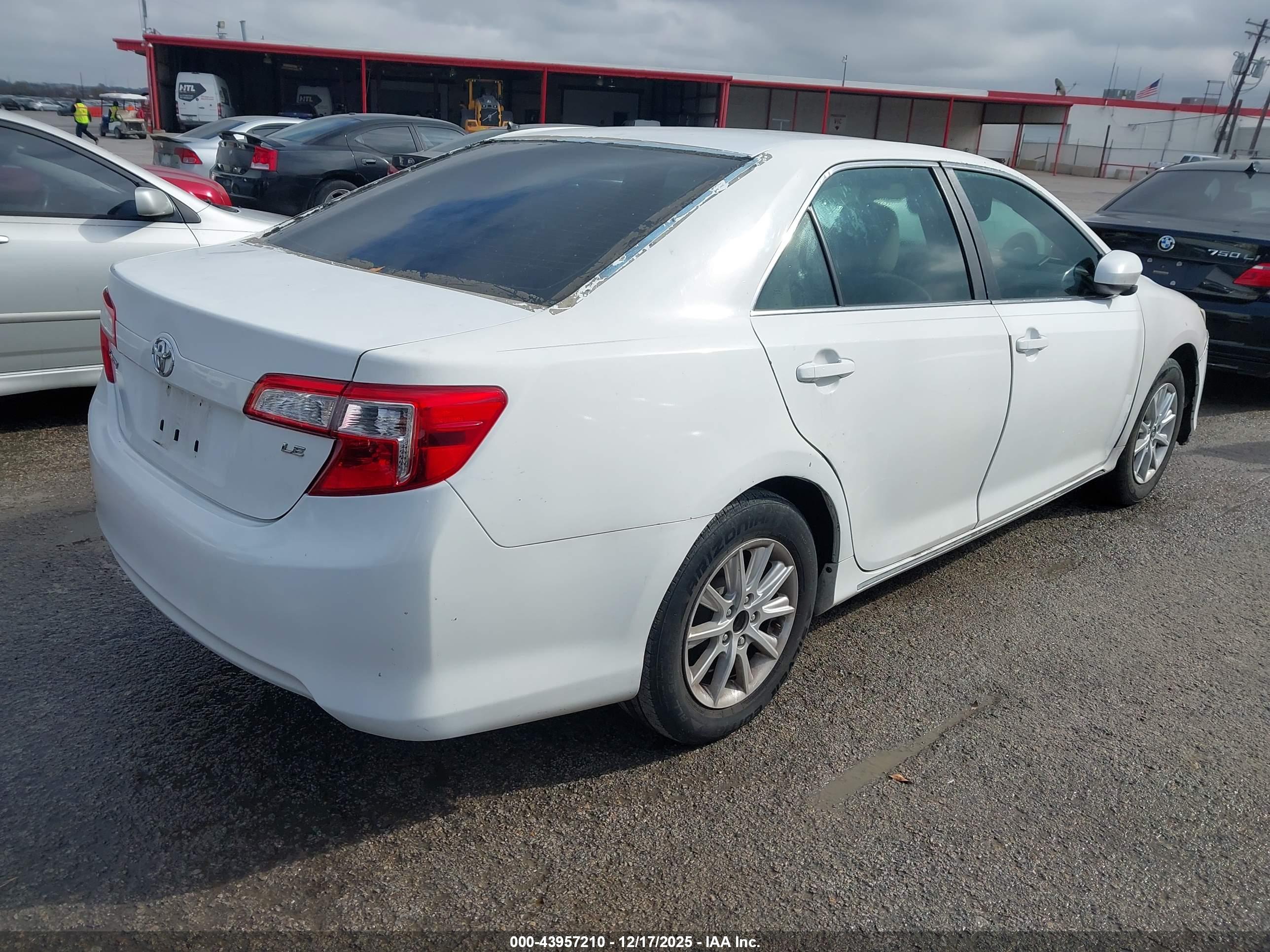 TOYOTA CAMRY image 4