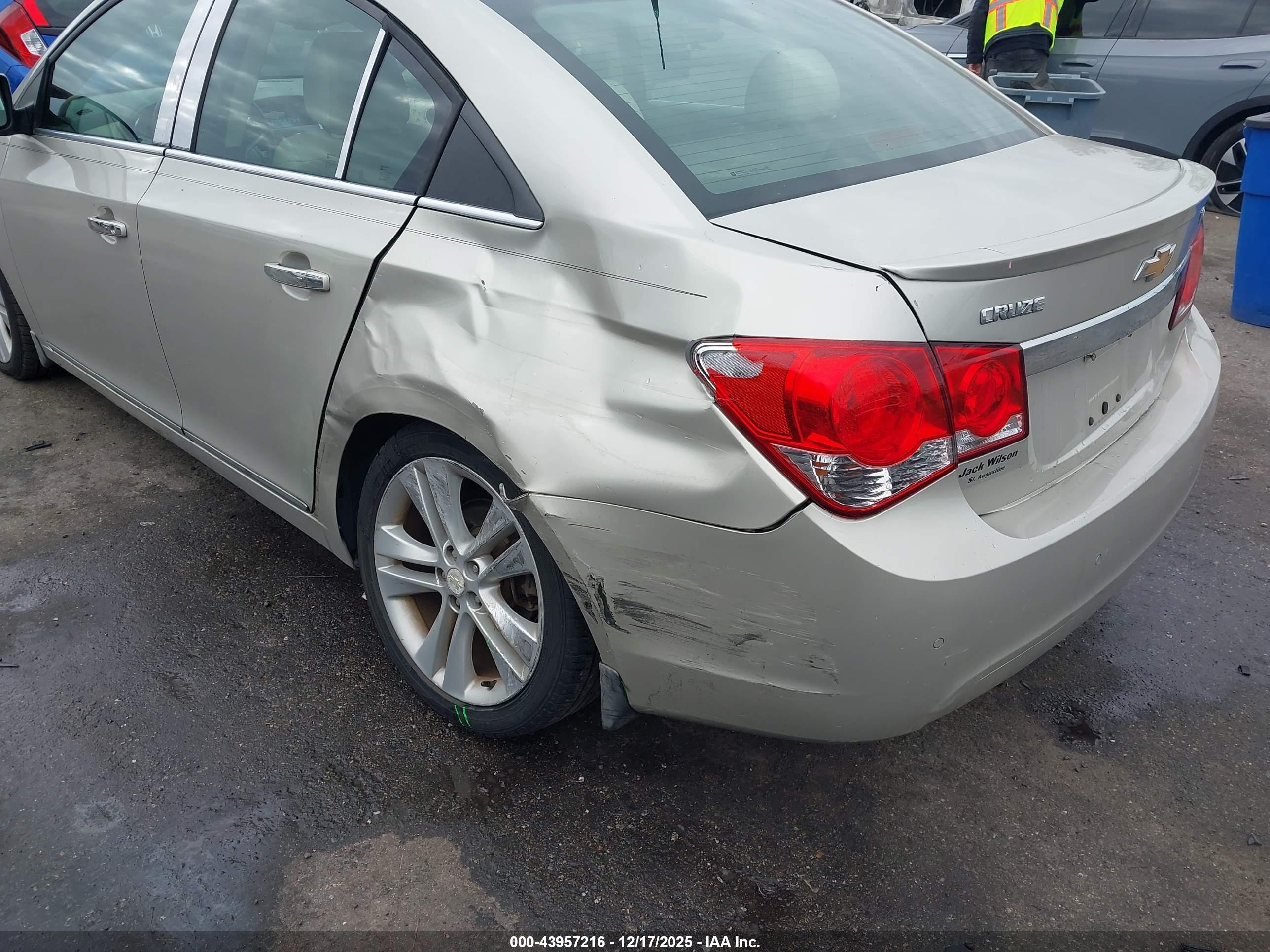 CHEVROLET CRUZE image 6
