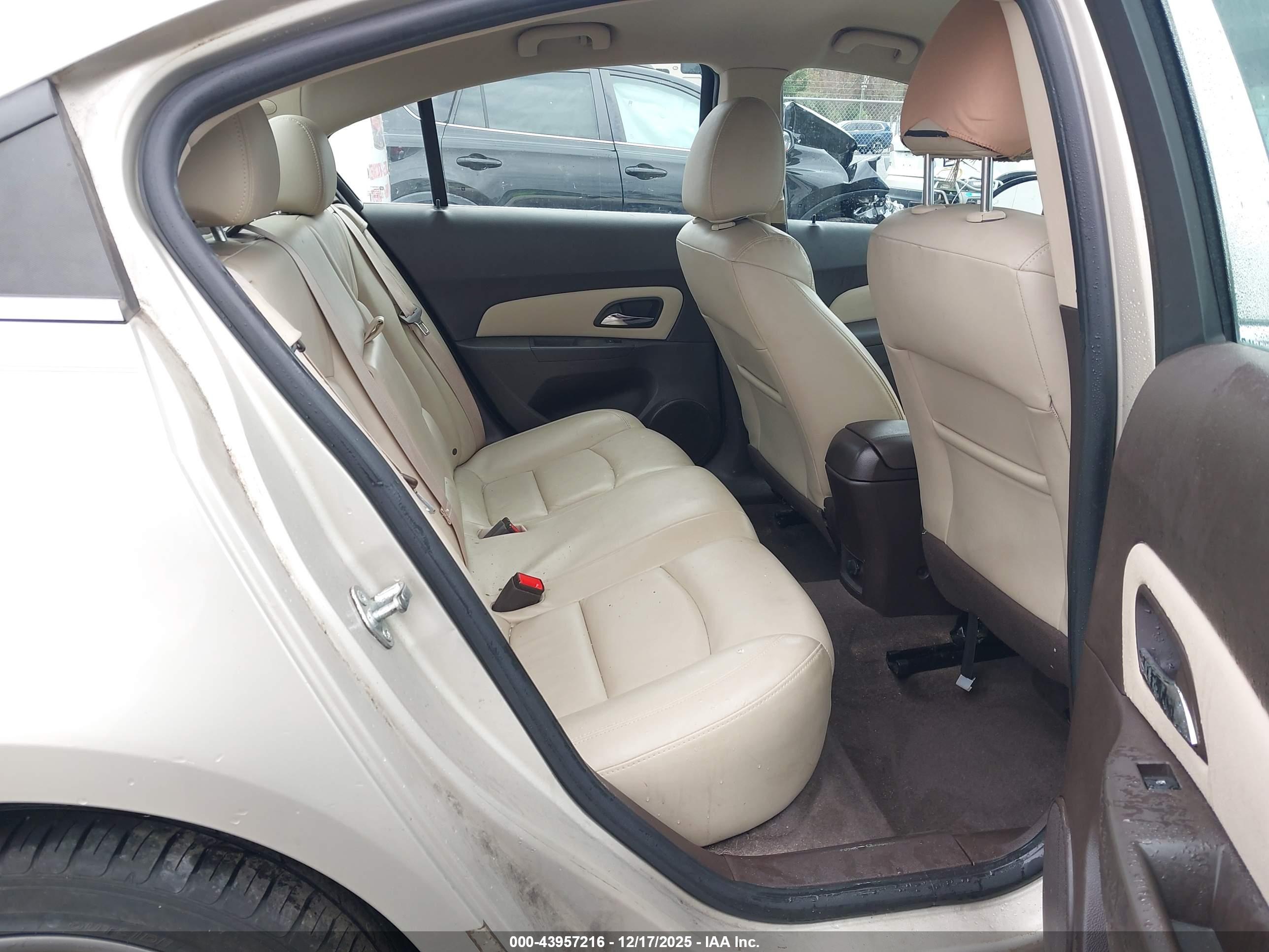 CHEVROLET CRUZE image 8