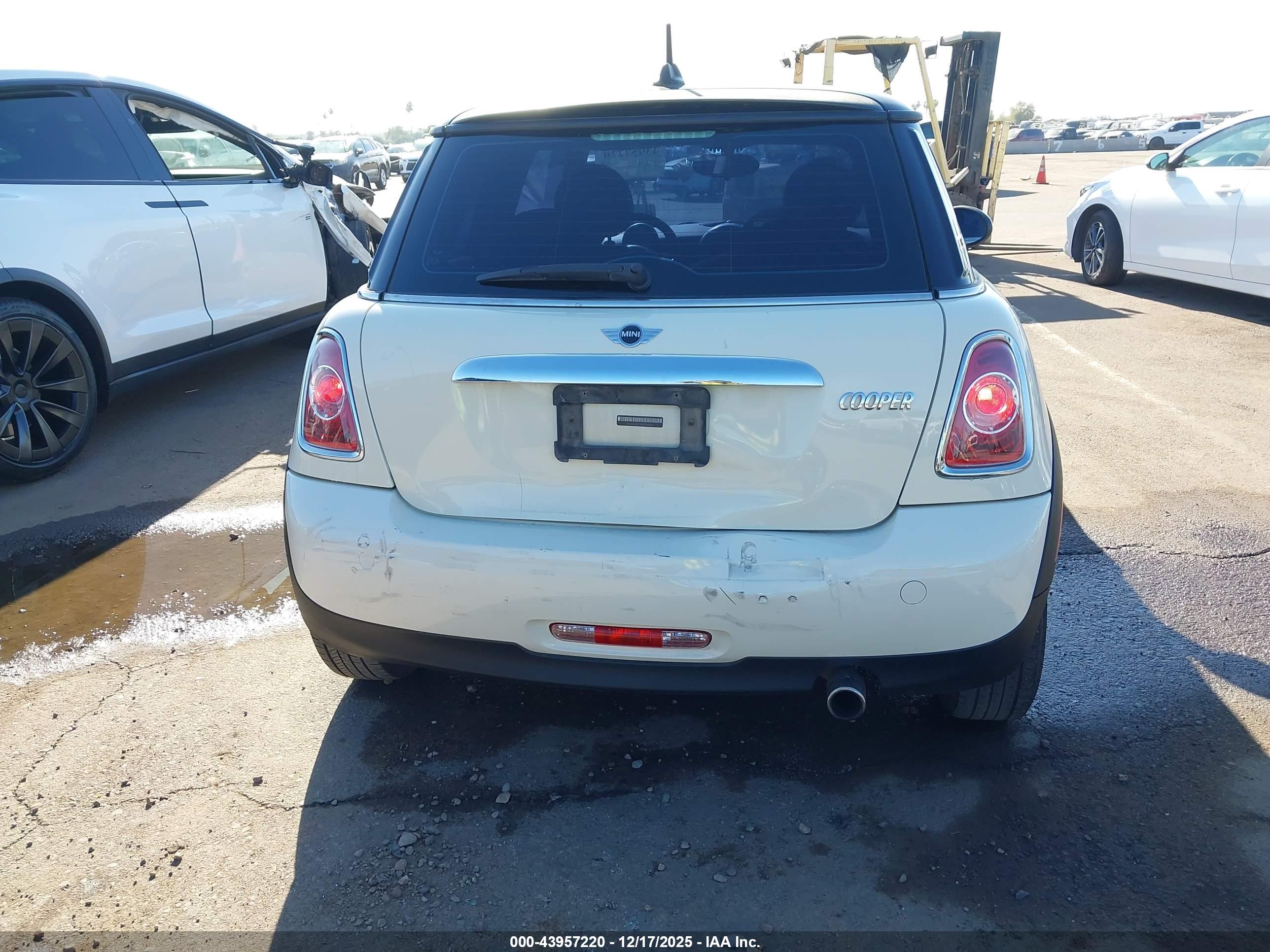 MINI COOPER image 6