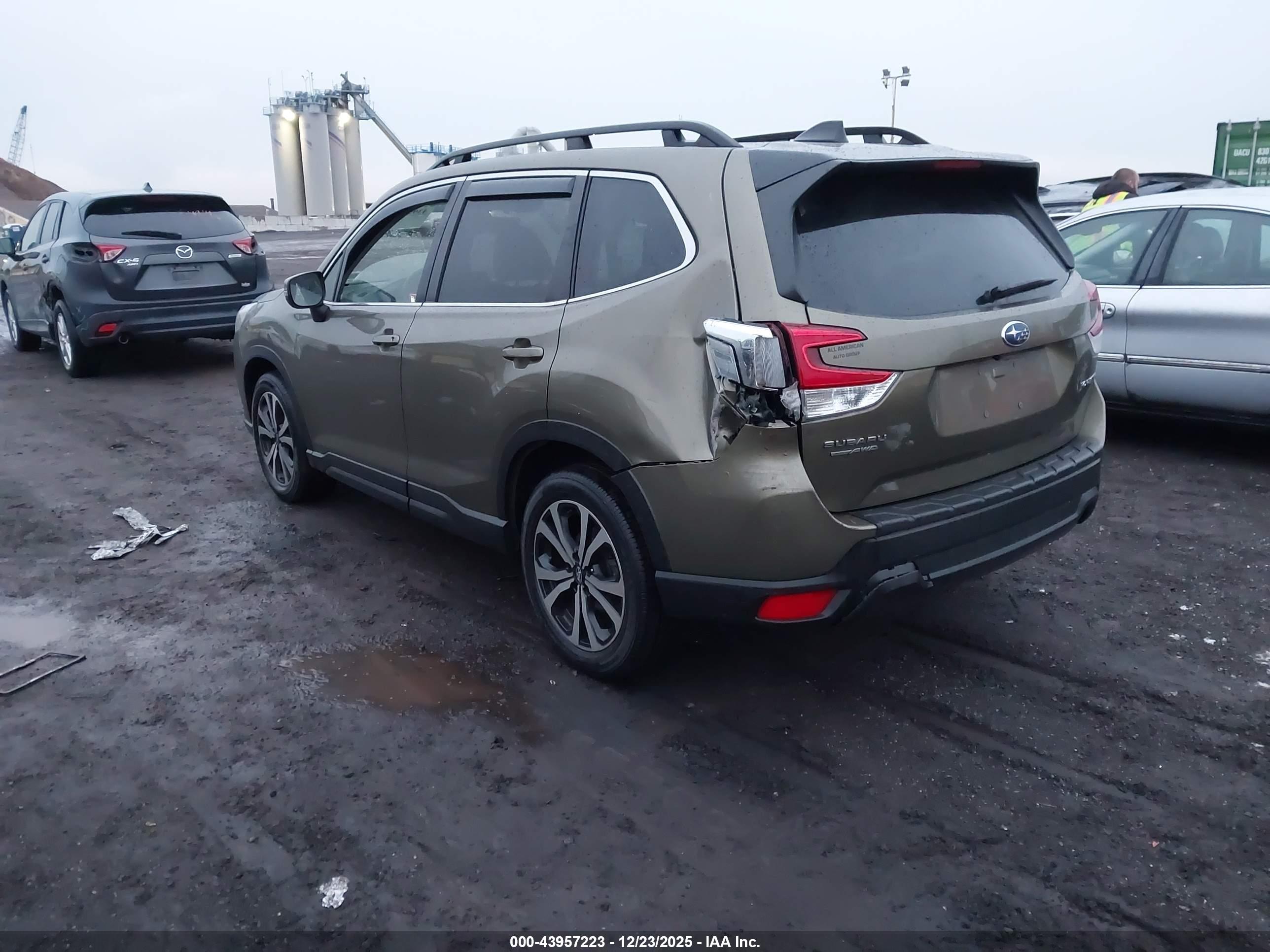 SUBARU FORESTER image 3