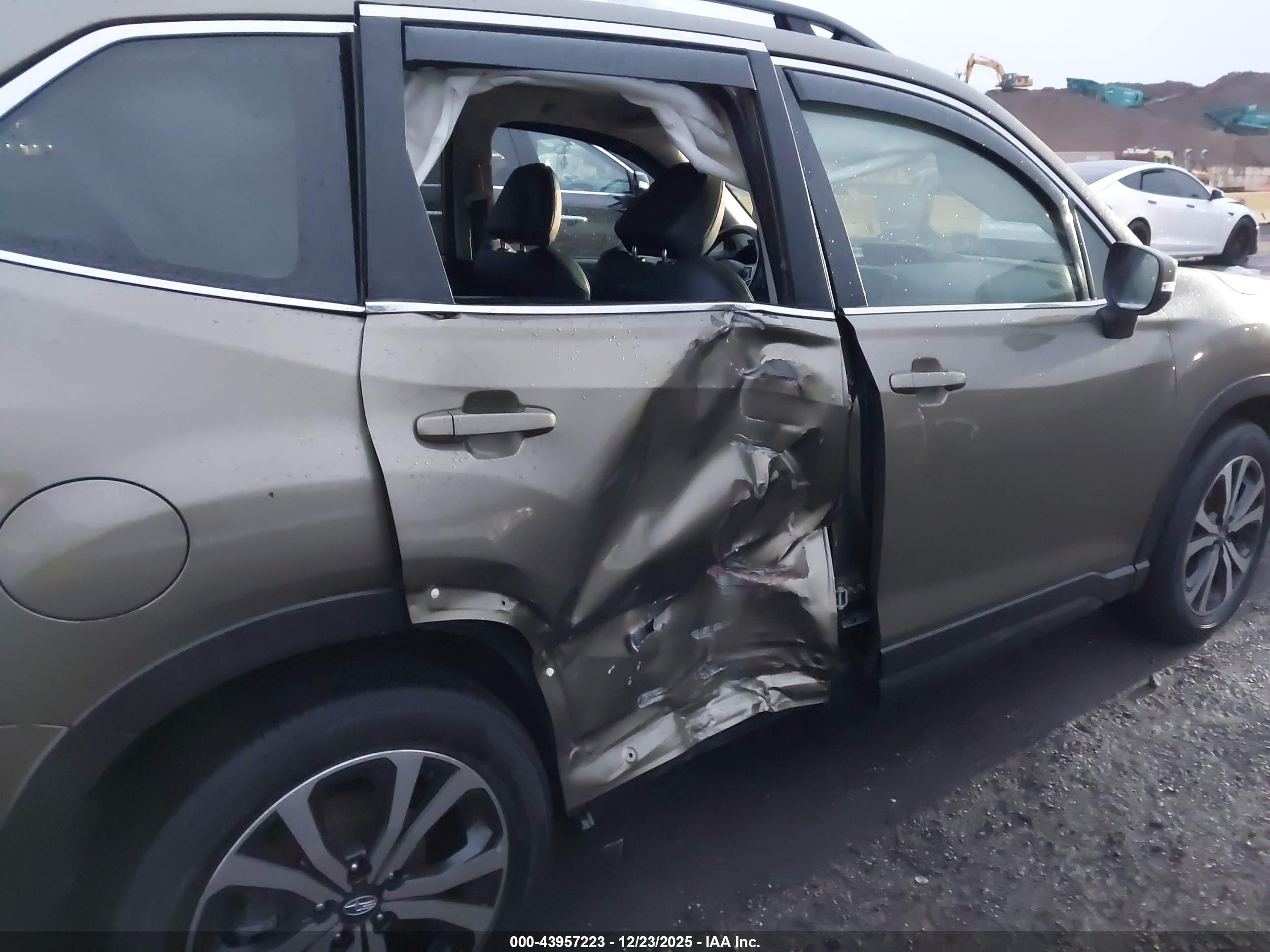 SUBARU FORESTER image 6