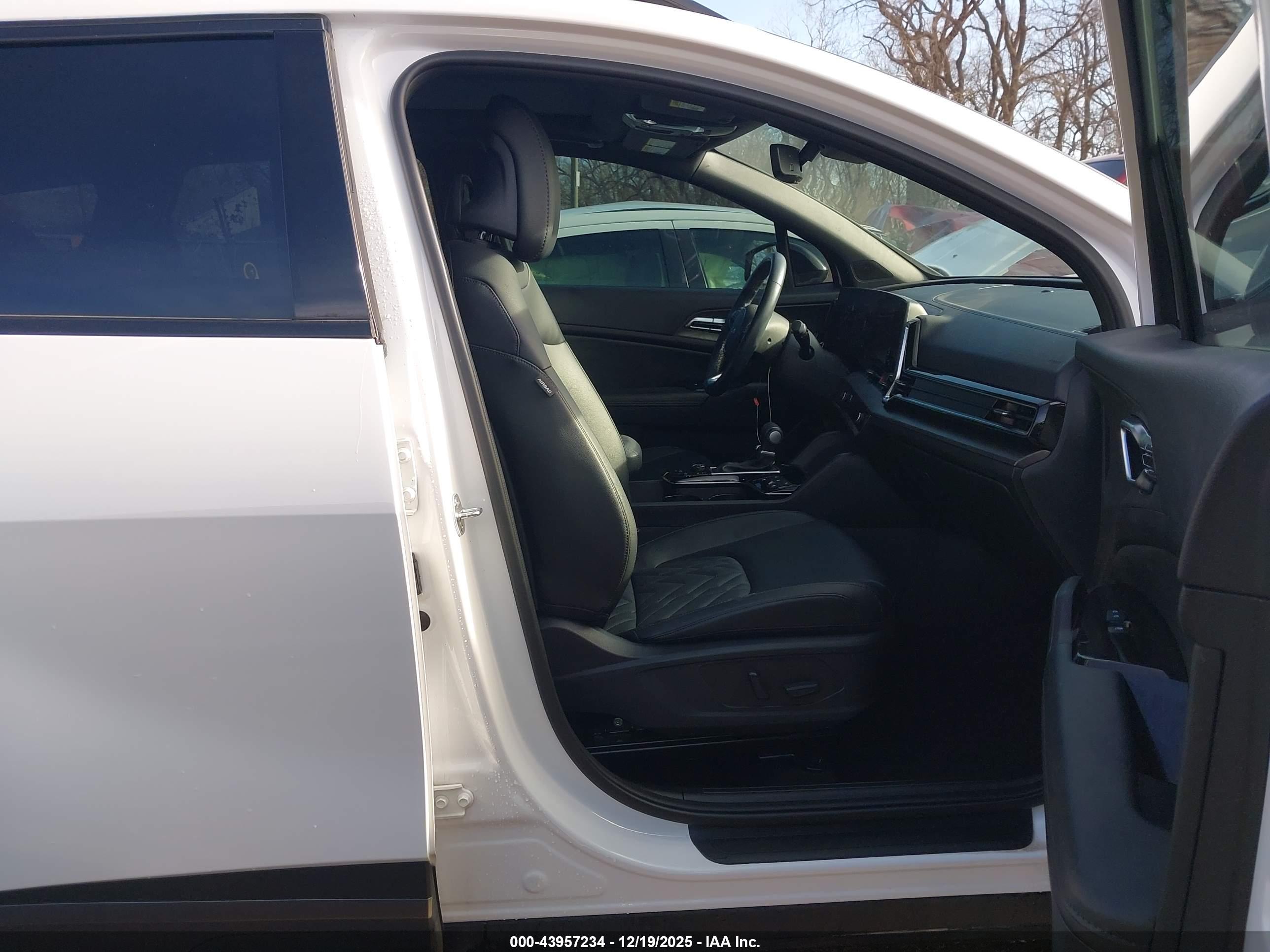 KIA SPORTAGE image 5