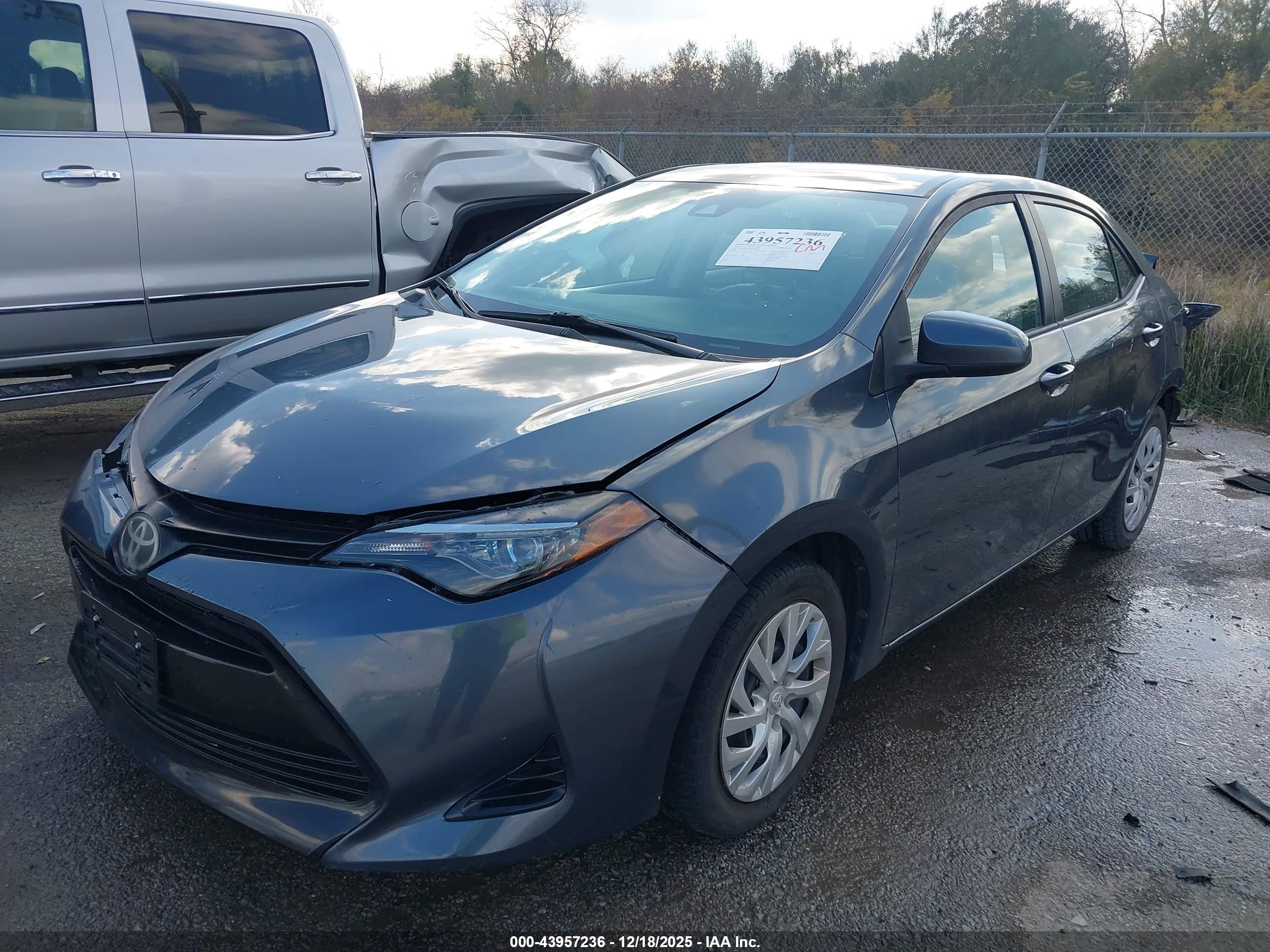 TOYOTA COROLLA image 2
