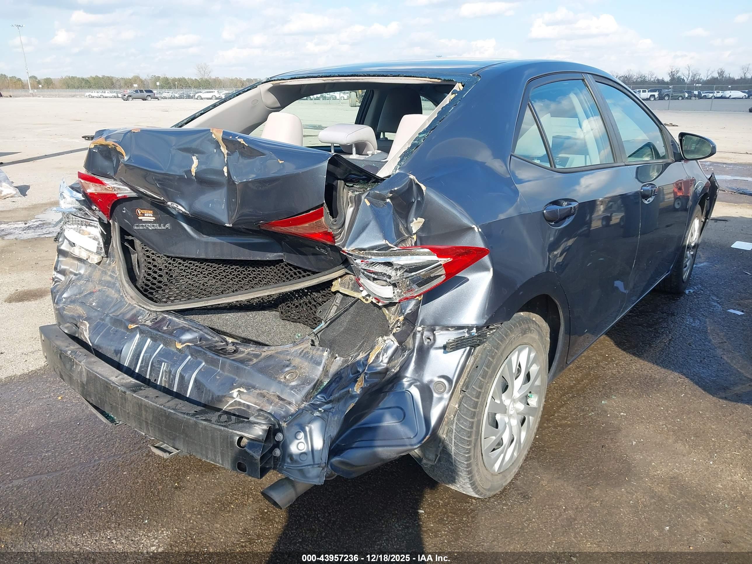 TOYOTA COROLLA image 4